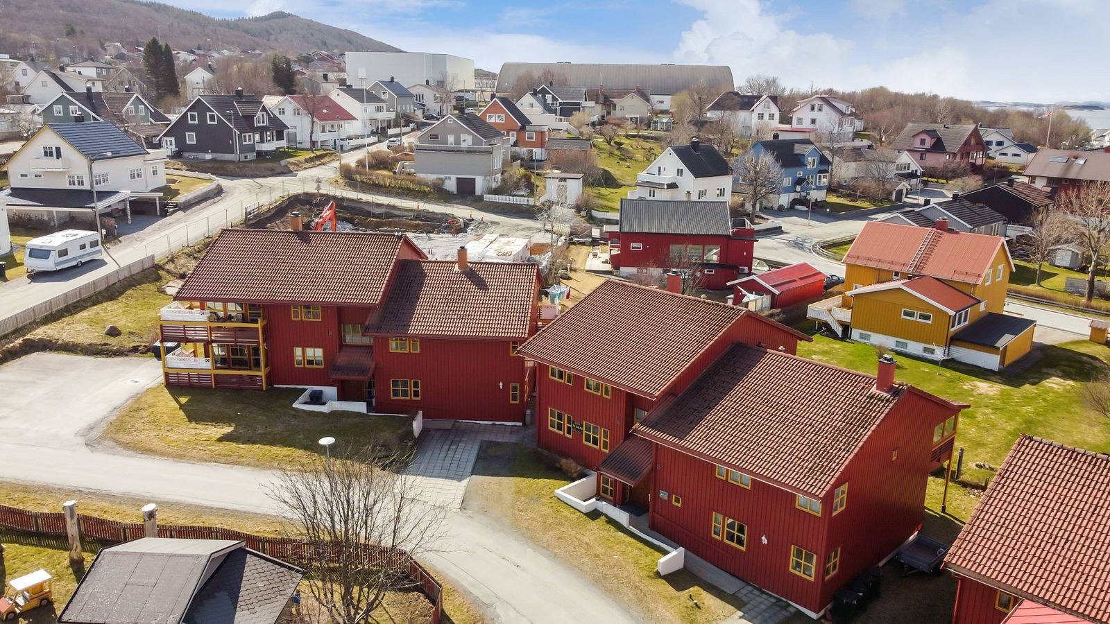 Vi har for salg en lys og tiltalende leilighet i populært og velholdt borettslag. Galleribilde