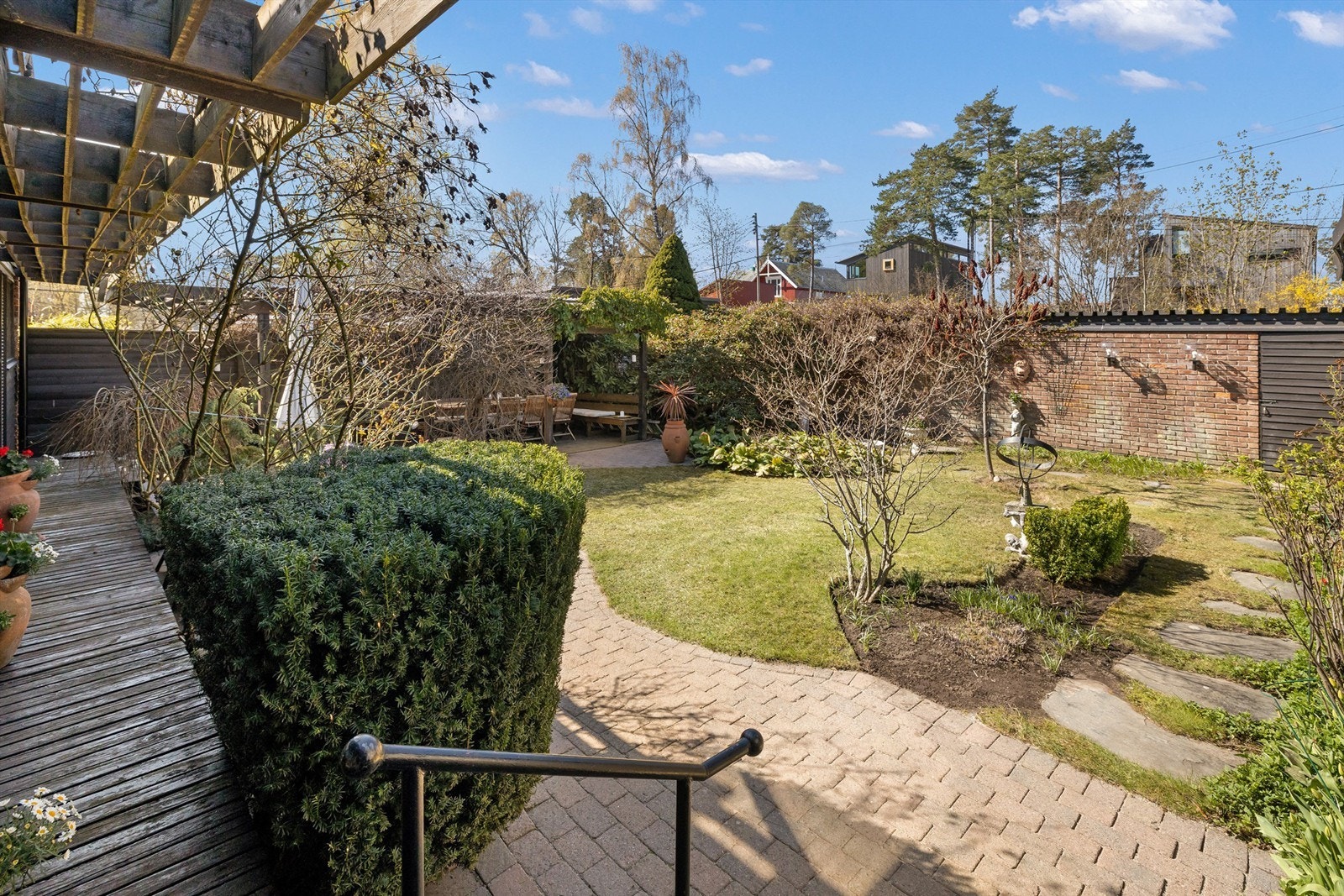 Pent opparbeidet hage i atriet Galleribilde