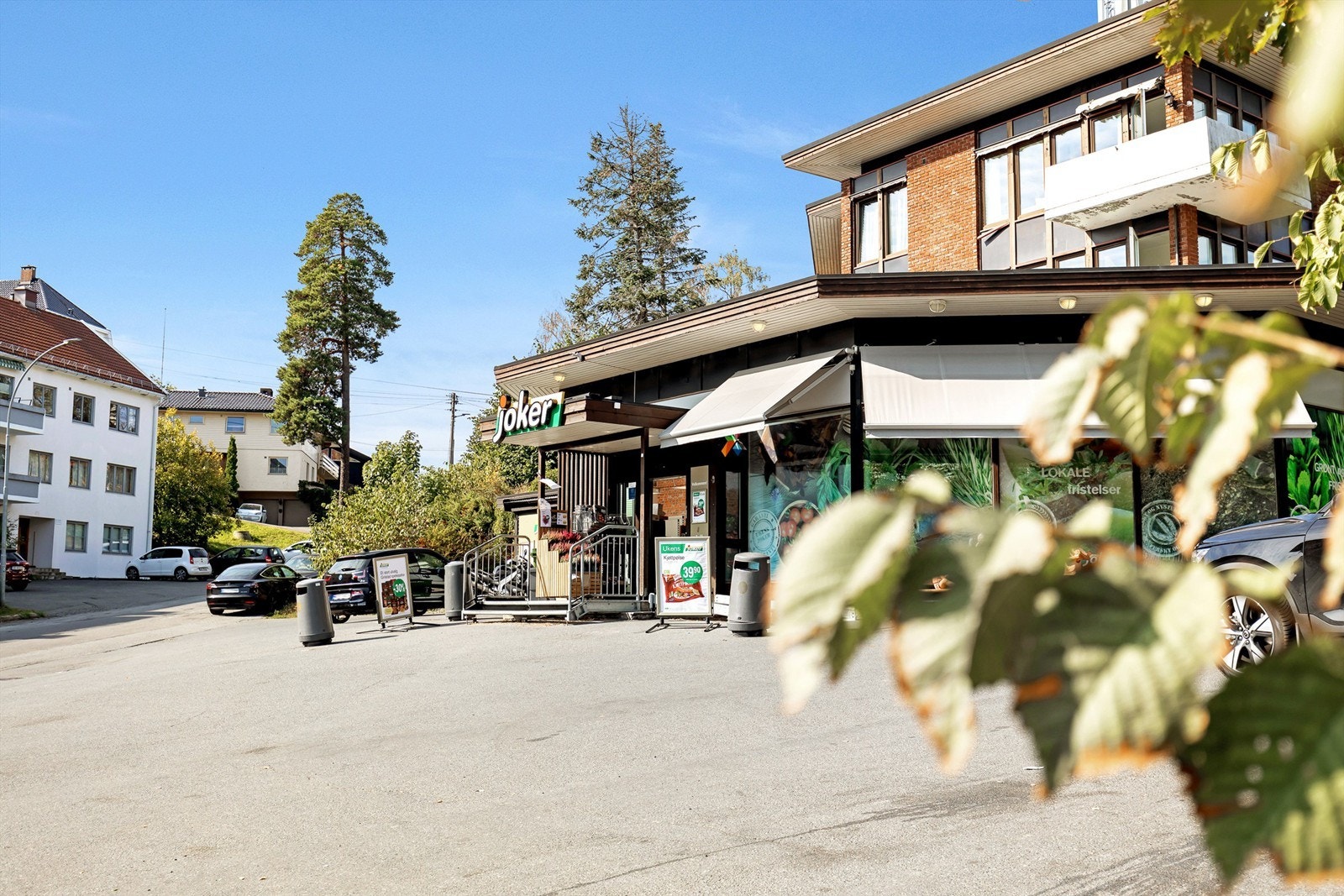 Kort vei til lokal søndagsåpen matbutikk Galleribilde