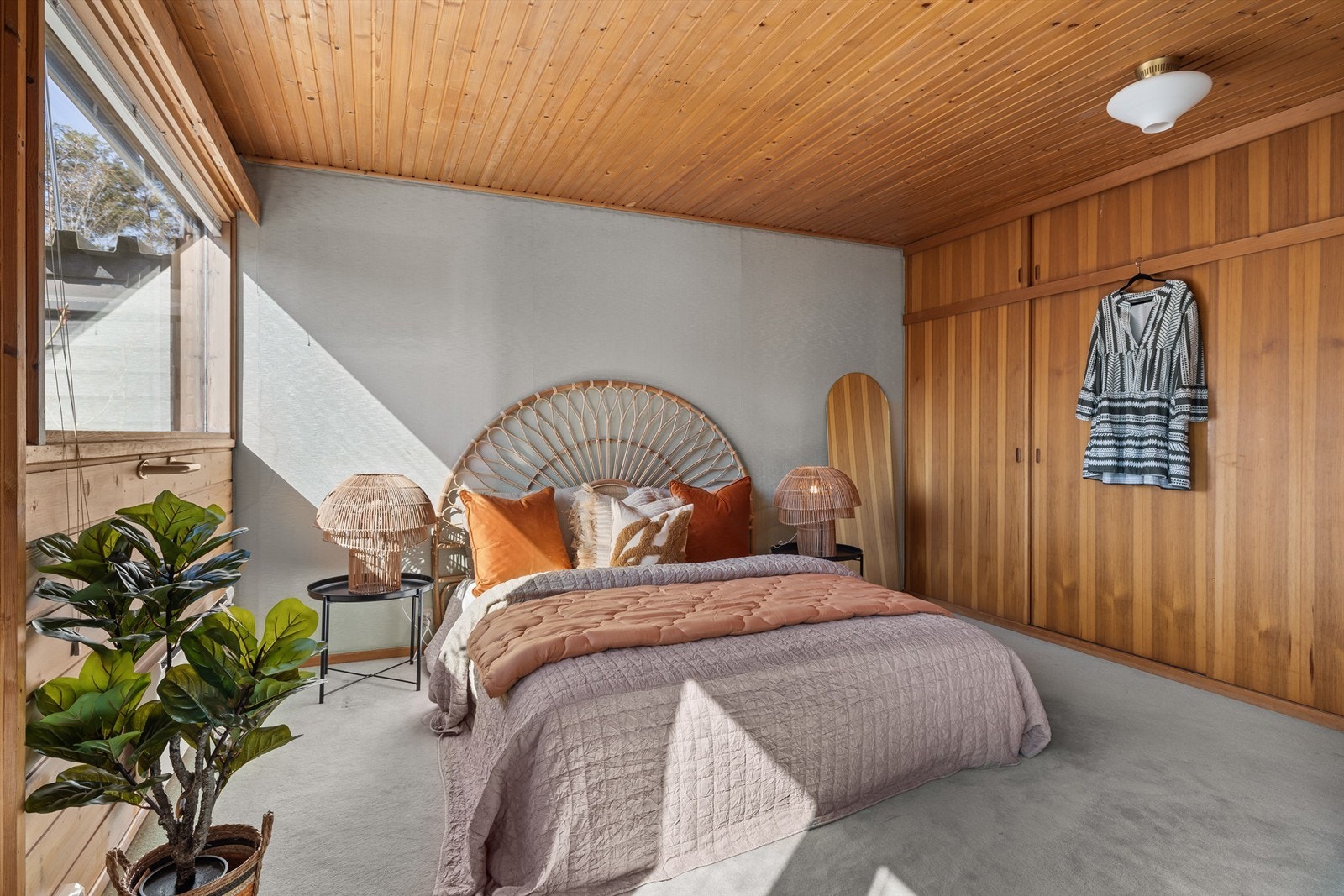 Soverom 1 med garderobeskap Galleribilde