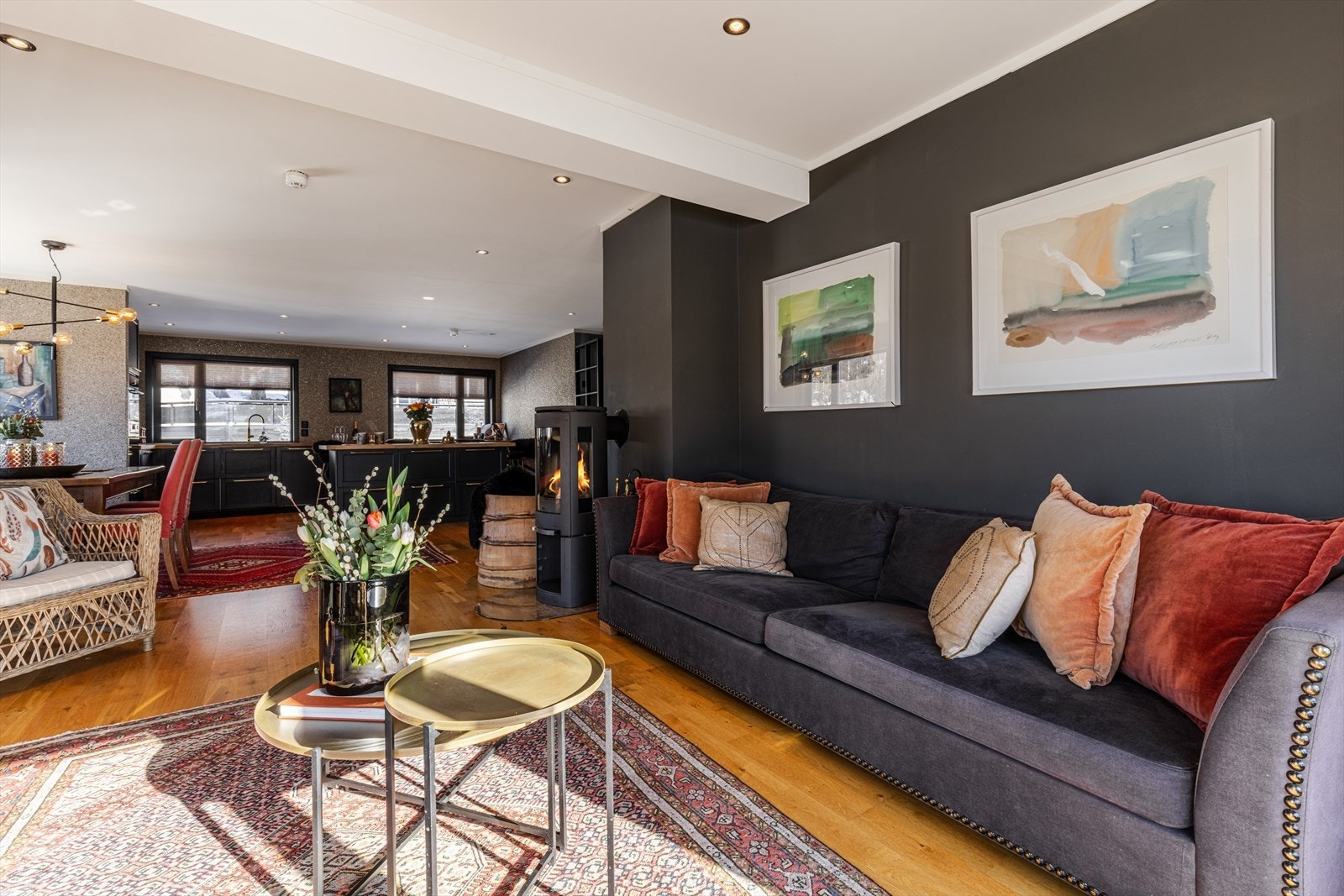 Leiligheten er stilsikker og har fine fargekombinasjoner og gode materialvalg. Galleribilde