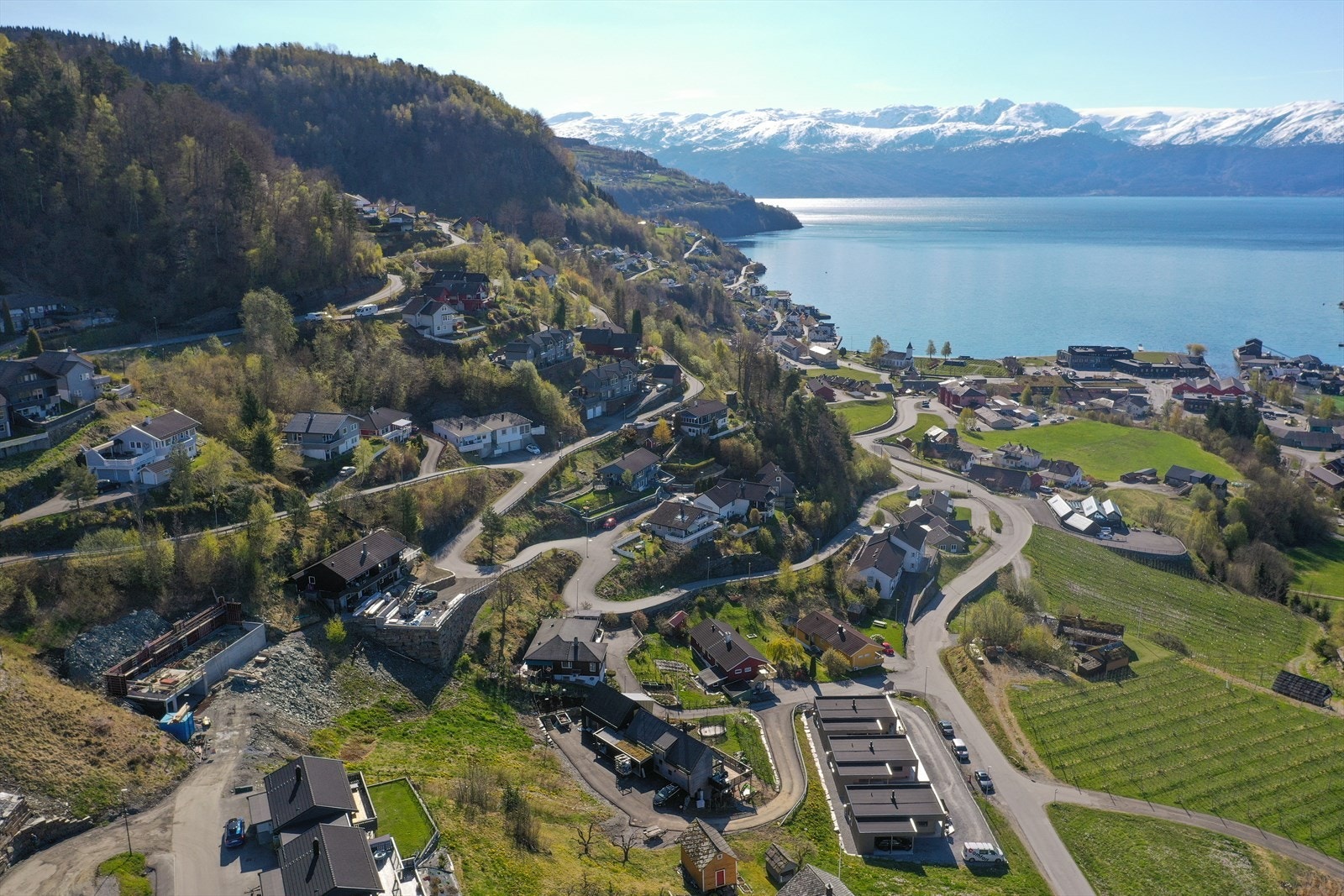 Skrånet tomt, klar for opparbeiding! Galleribilde