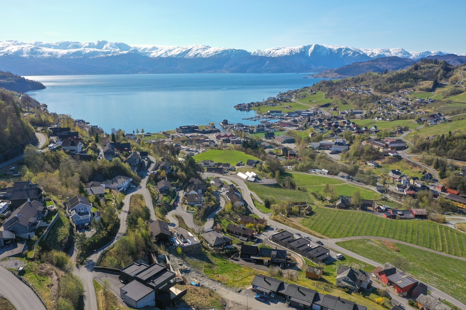 Gangavstand til Øystese sentrum Galleribilde