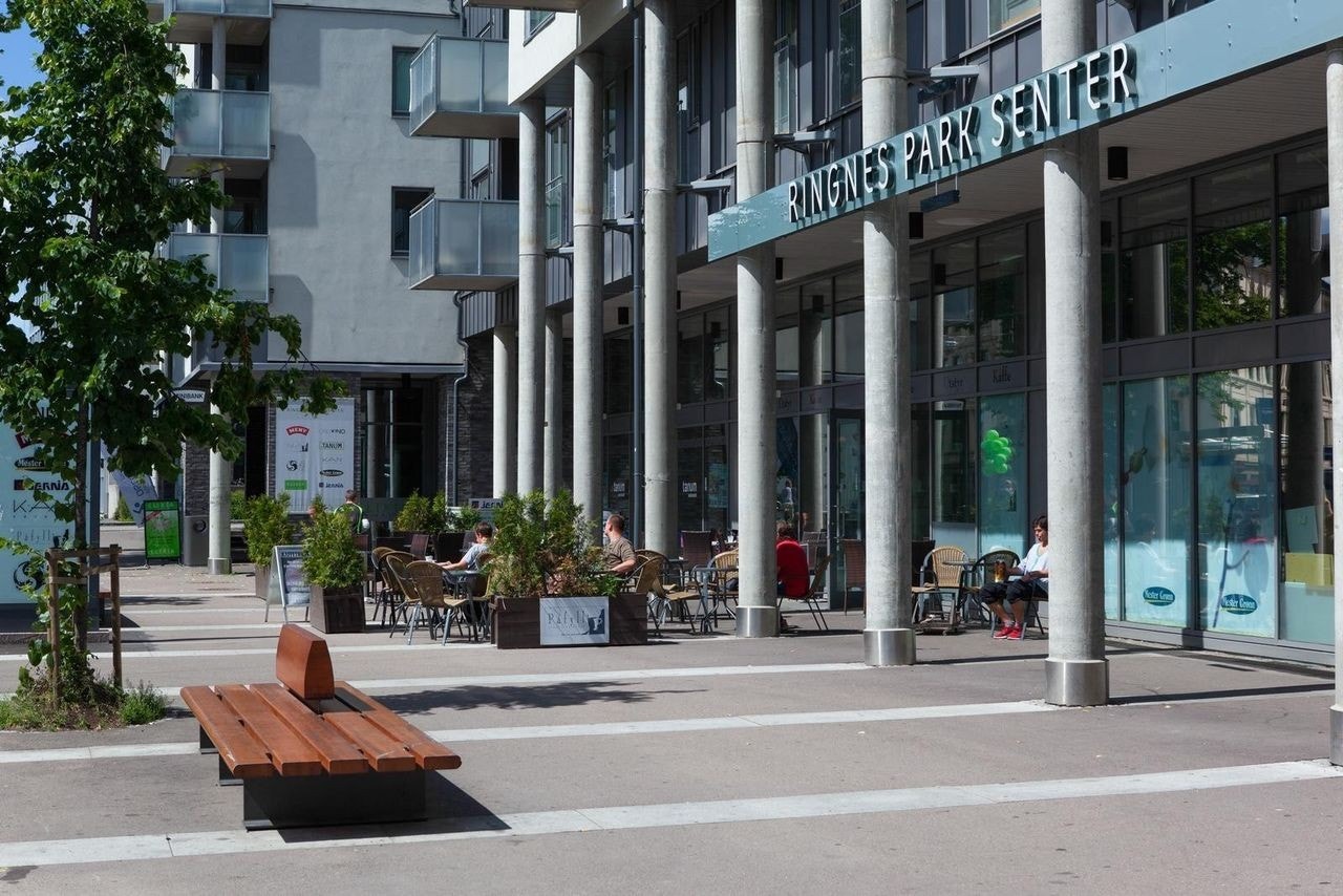 Ringnes Park med alt du trenger i hverdagen med b.la. Meny, Mester Grønn, Apotek, treningssenteret SATS og kino. Galleribilde