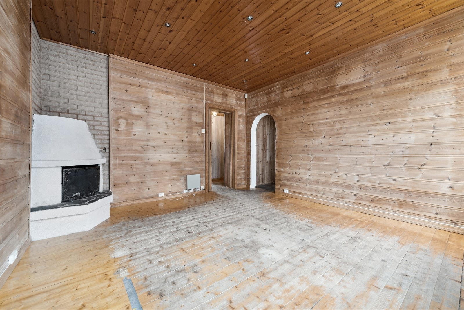 Det ble i 2014 foretatt full rehabilitering av fasade mot bakgård. Galleribilde