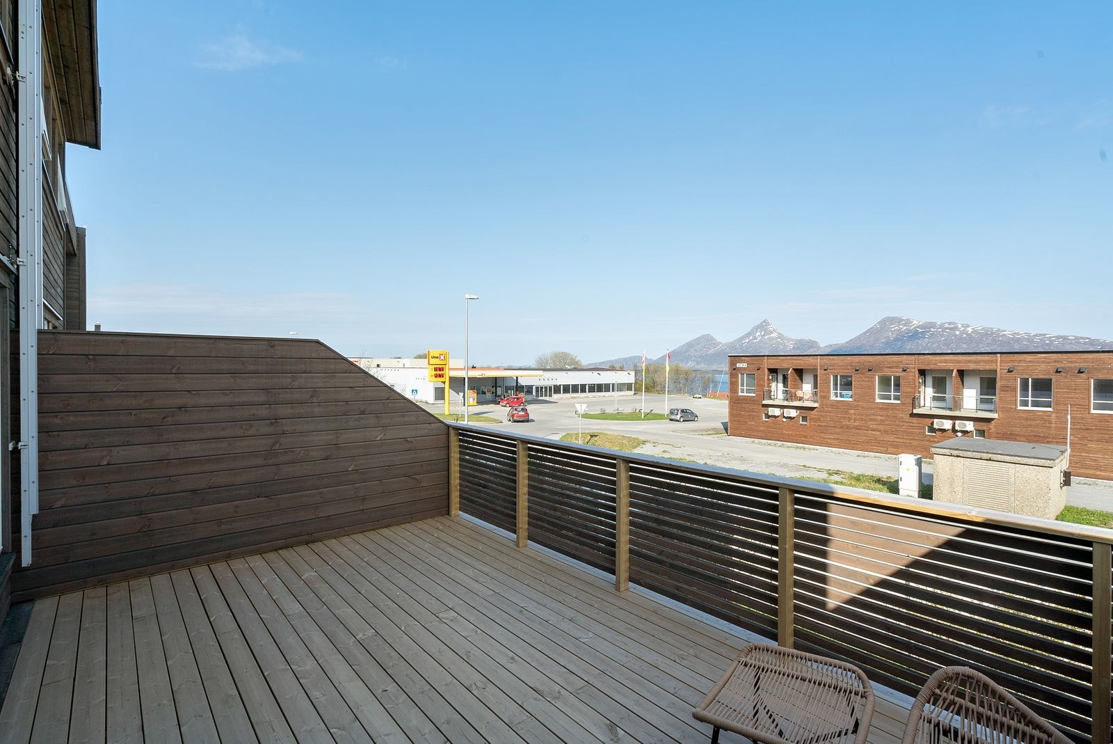 Balkongen er romslig, her kan du innrede med sofagruppe og bord. Galleribilde