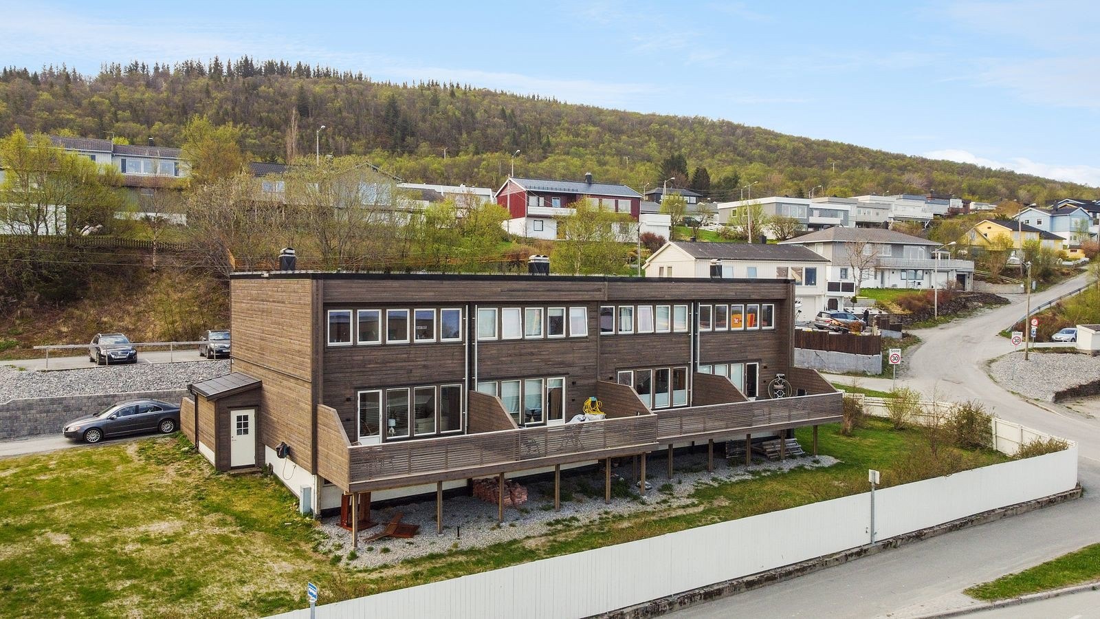 Vi har for salg en lys og tiltalende leilighet i populært og velholdt borettslag. Galleribilde