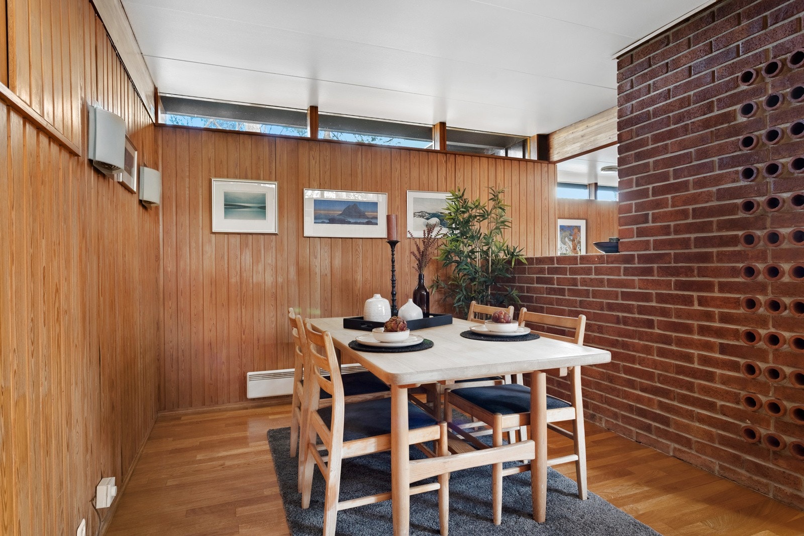 Naturlig plass til spisestue mot kjøkkenet Galleribilde