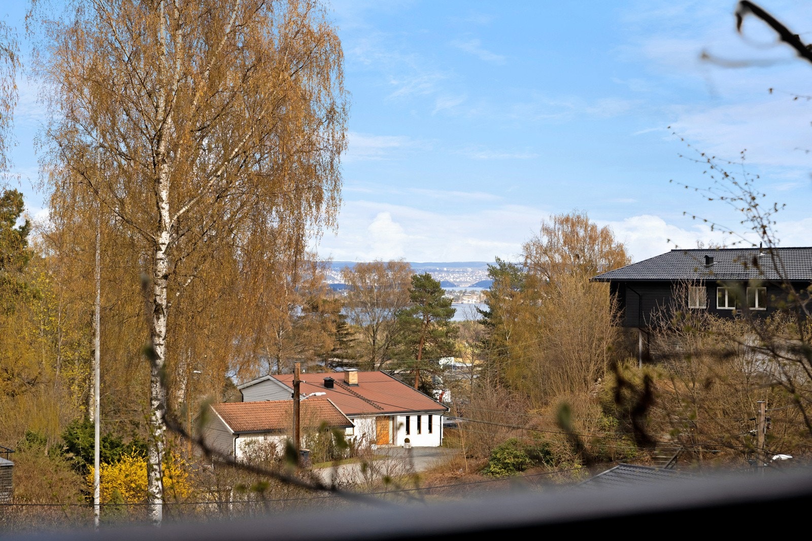 Fjordutsikt fra balkongen tilknyttet kjøkkenet. Galleribilde