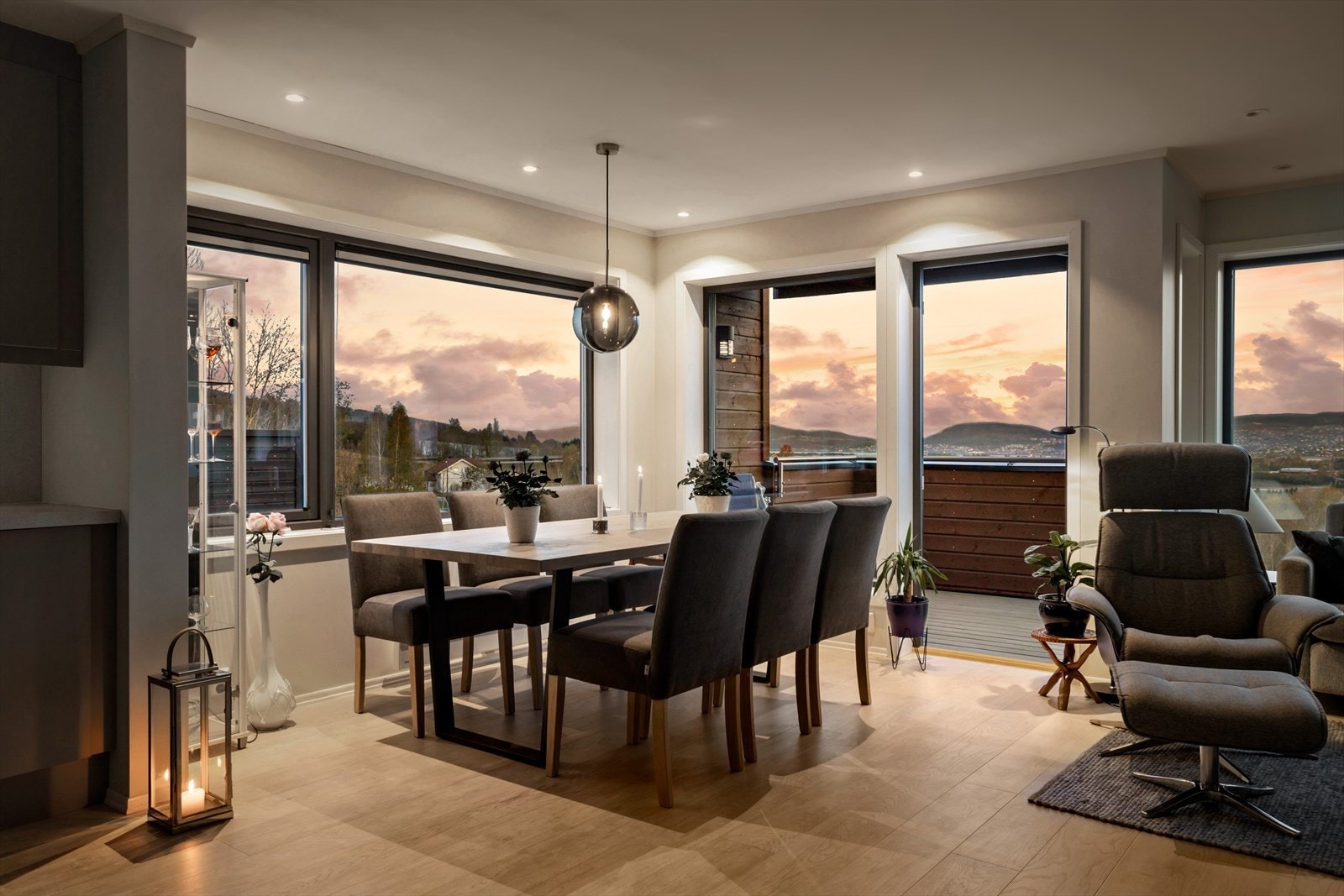 Fossbakken 38 - Suveren enderekke med attraktiv beliggenhet Galleribilde