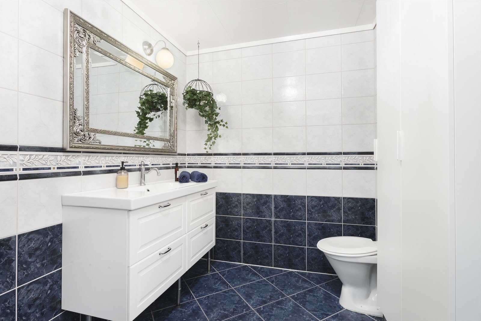 Helflist bad i 1.etasje. Galleribilde