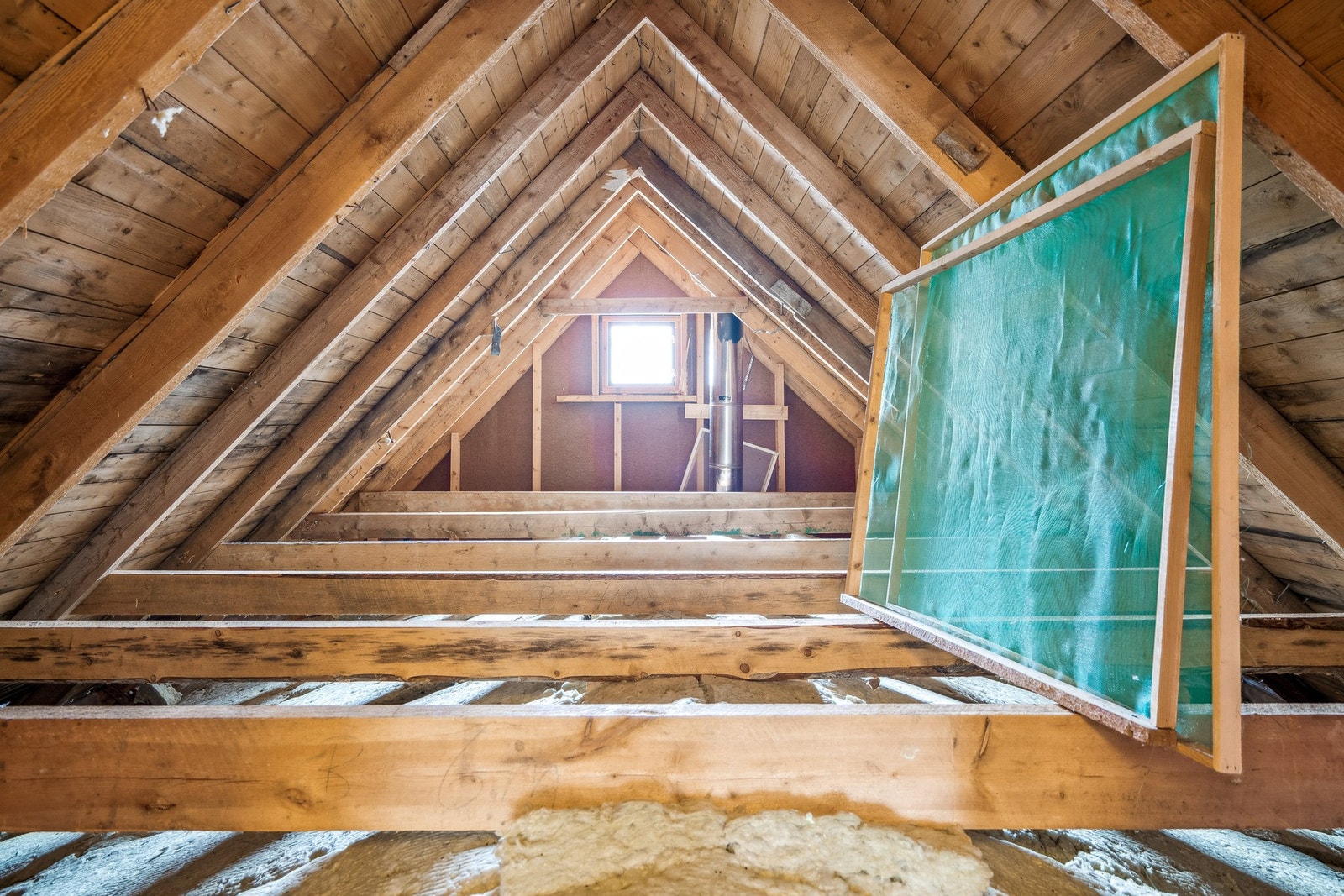 Loft: Uinnredet rom Galleribilde