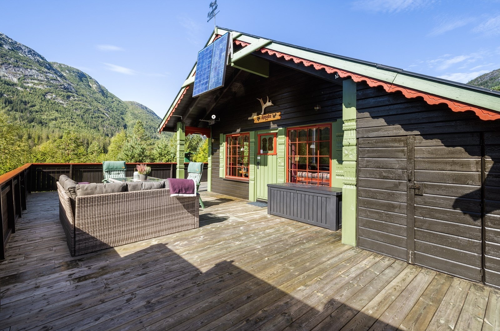 EiendomsMegler 1 v/Patrick Gulmælæ presenterer Årmotåsen 36! Galleribilde