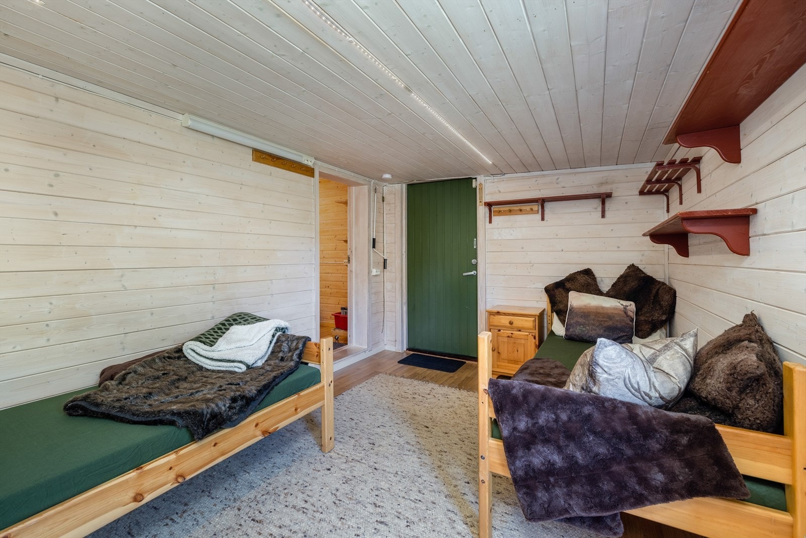 Tilbygd rom med utgang direkte ut til terrasse. Galleribilde