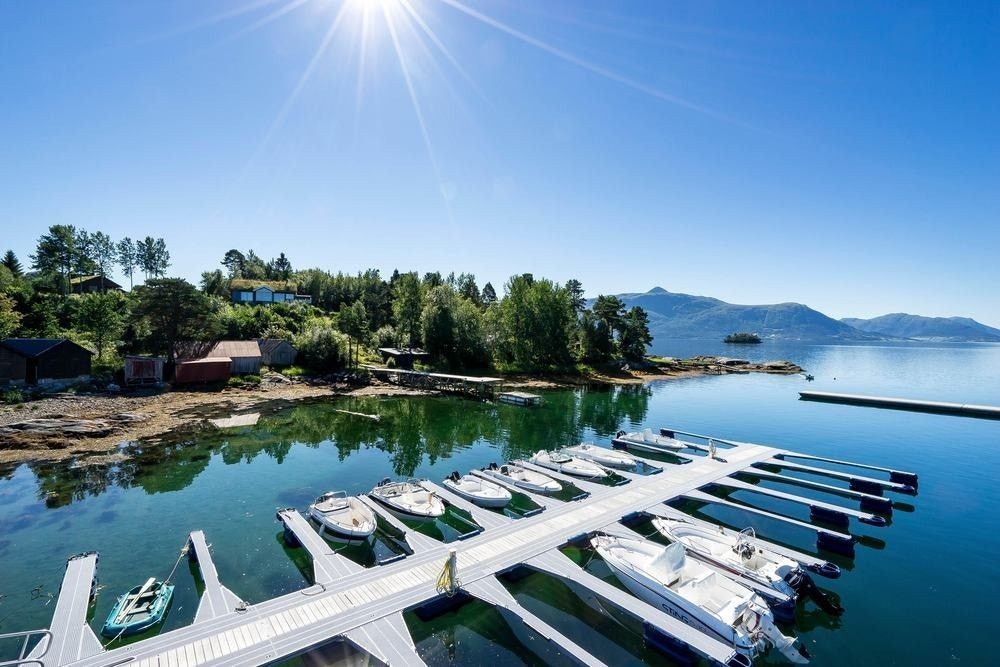 Flott marina med mulighet for båtplass om ønskelig. Galleribilde