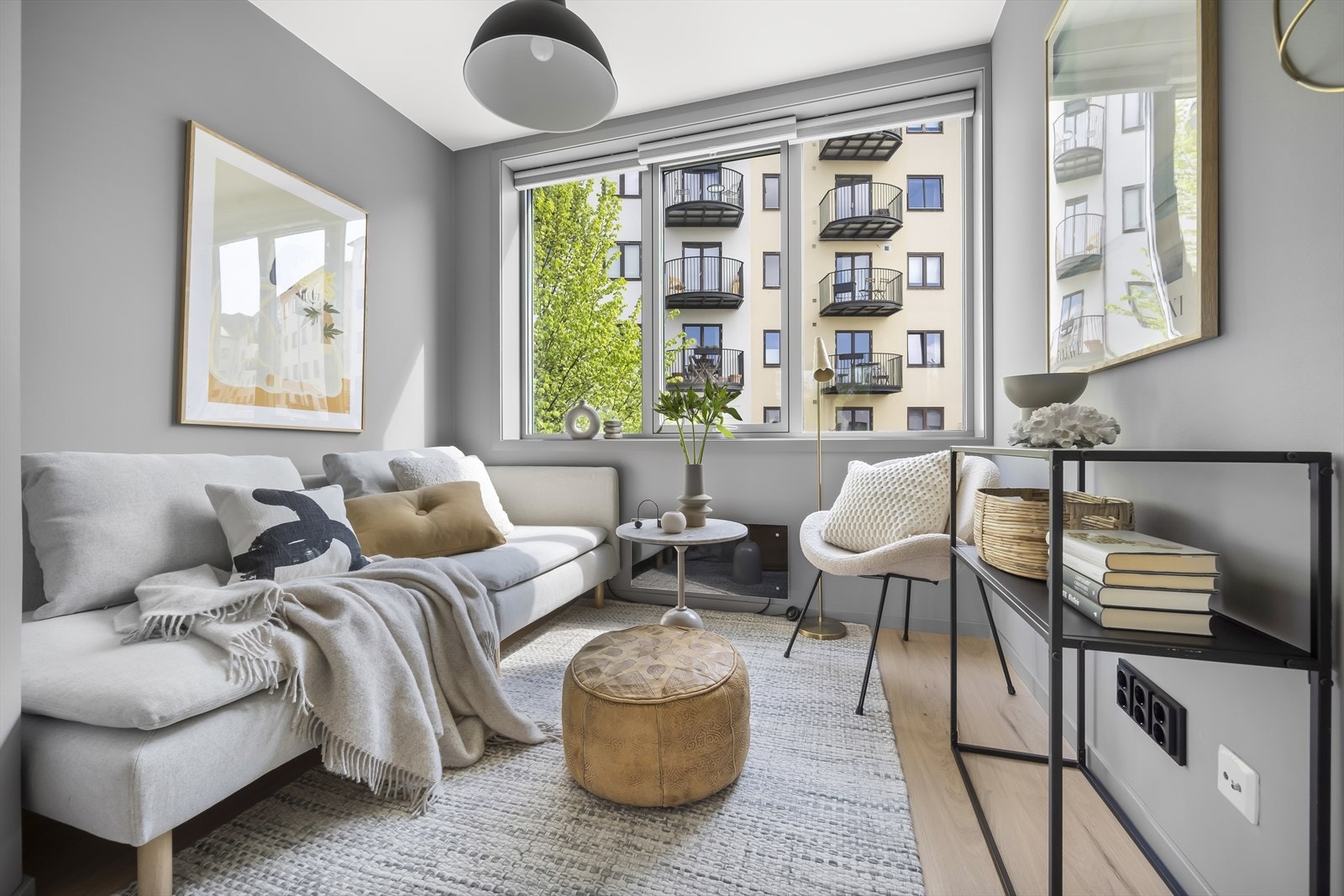 Her er det plass til sofagruppe og TV-møblement Galleribilde