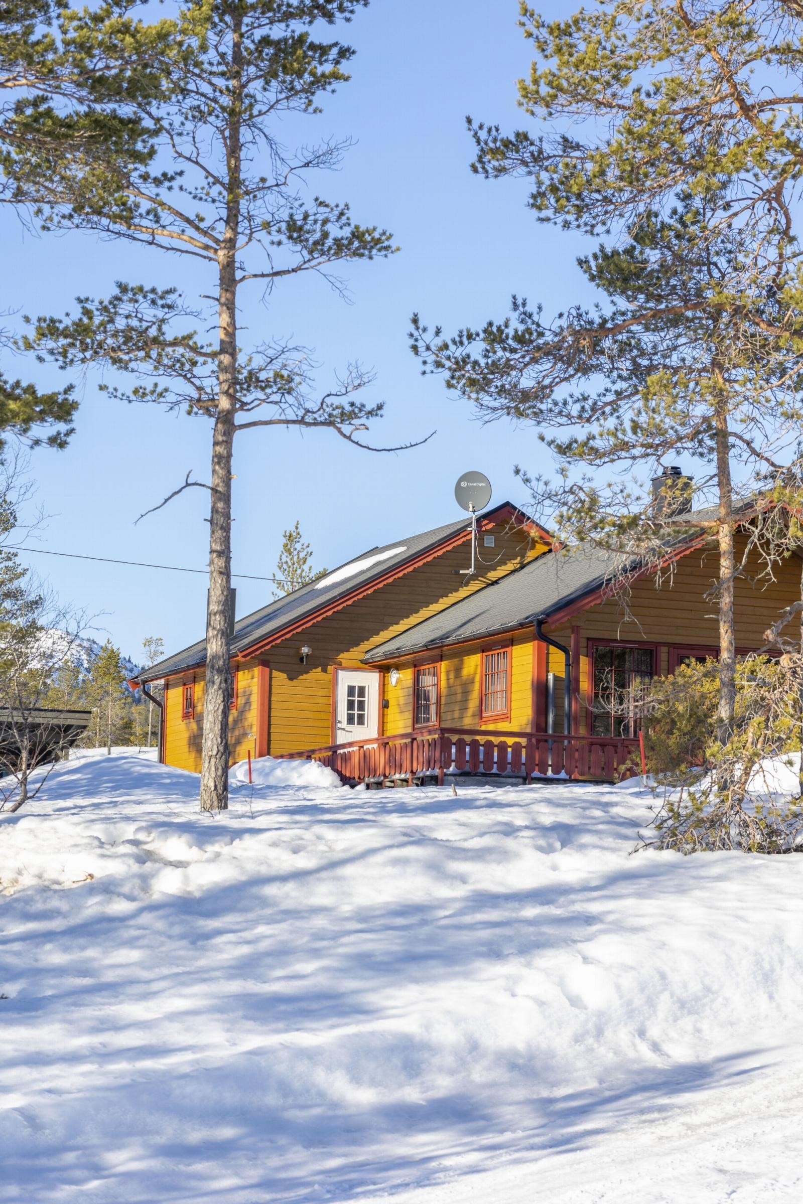 Fasade med inngangsparti Galleribilde