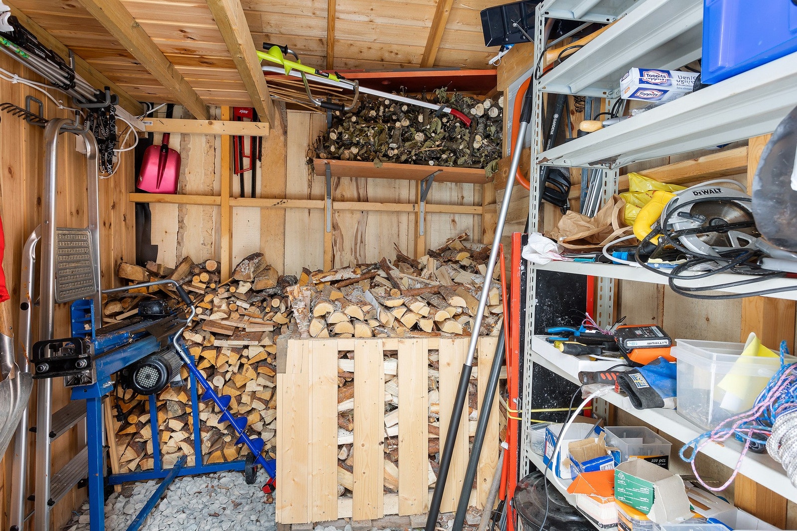 Lagringsrom i uthuset Galleribilde