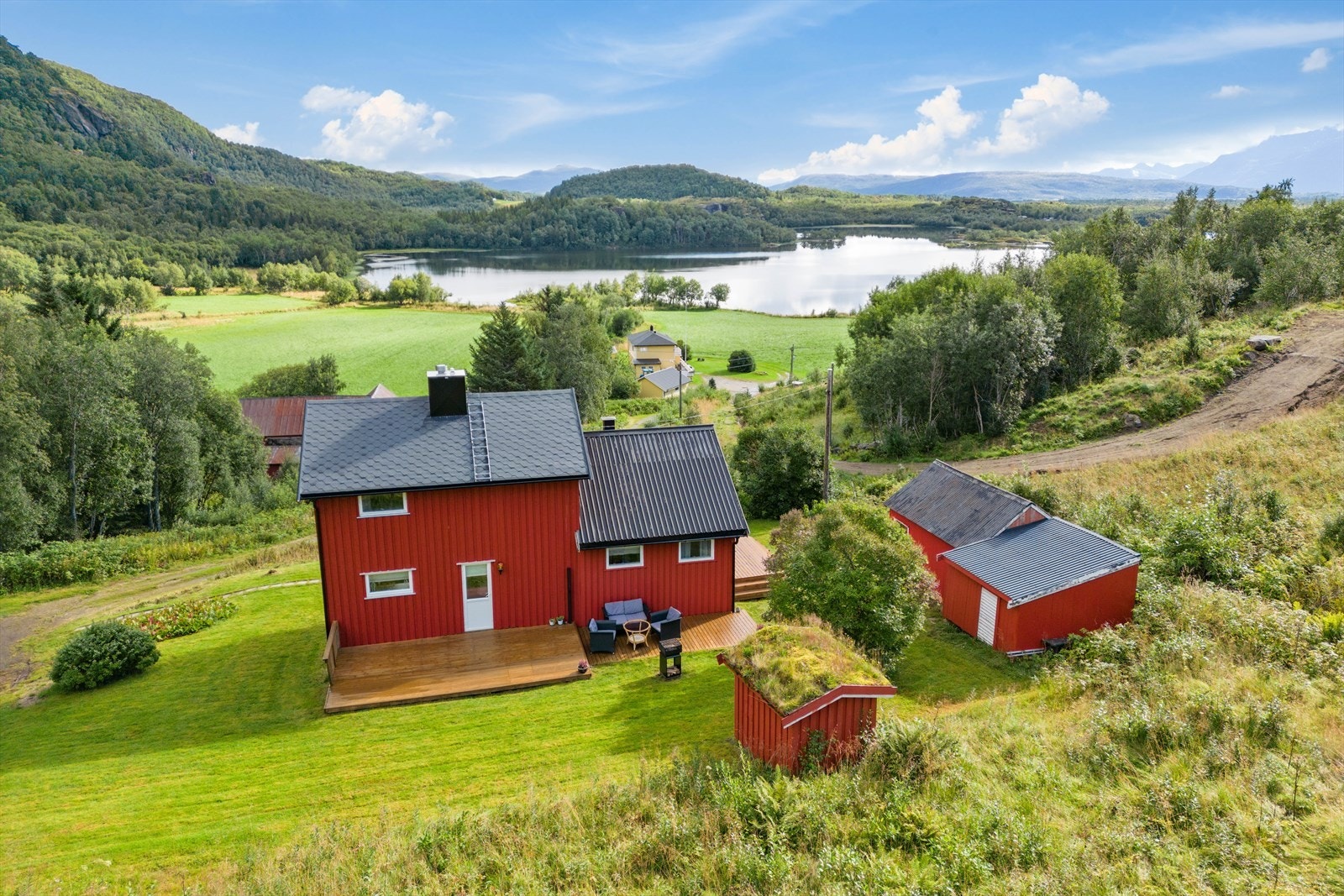 DNB Eiendom v/Monica Westermann Evjen har gleden av å presentere Fjellveien 18! Galleribilde