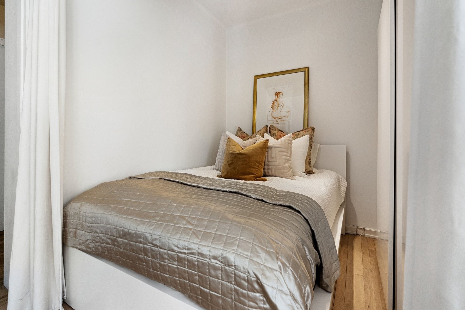 Alkoveløsning som kan bli sofa-krok. Se alternativ plantegning. Galleribilde