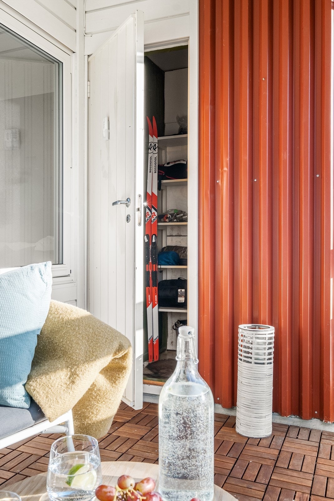 Det er lagringsplass i bod på balkongen og loftsbod Galleribilde