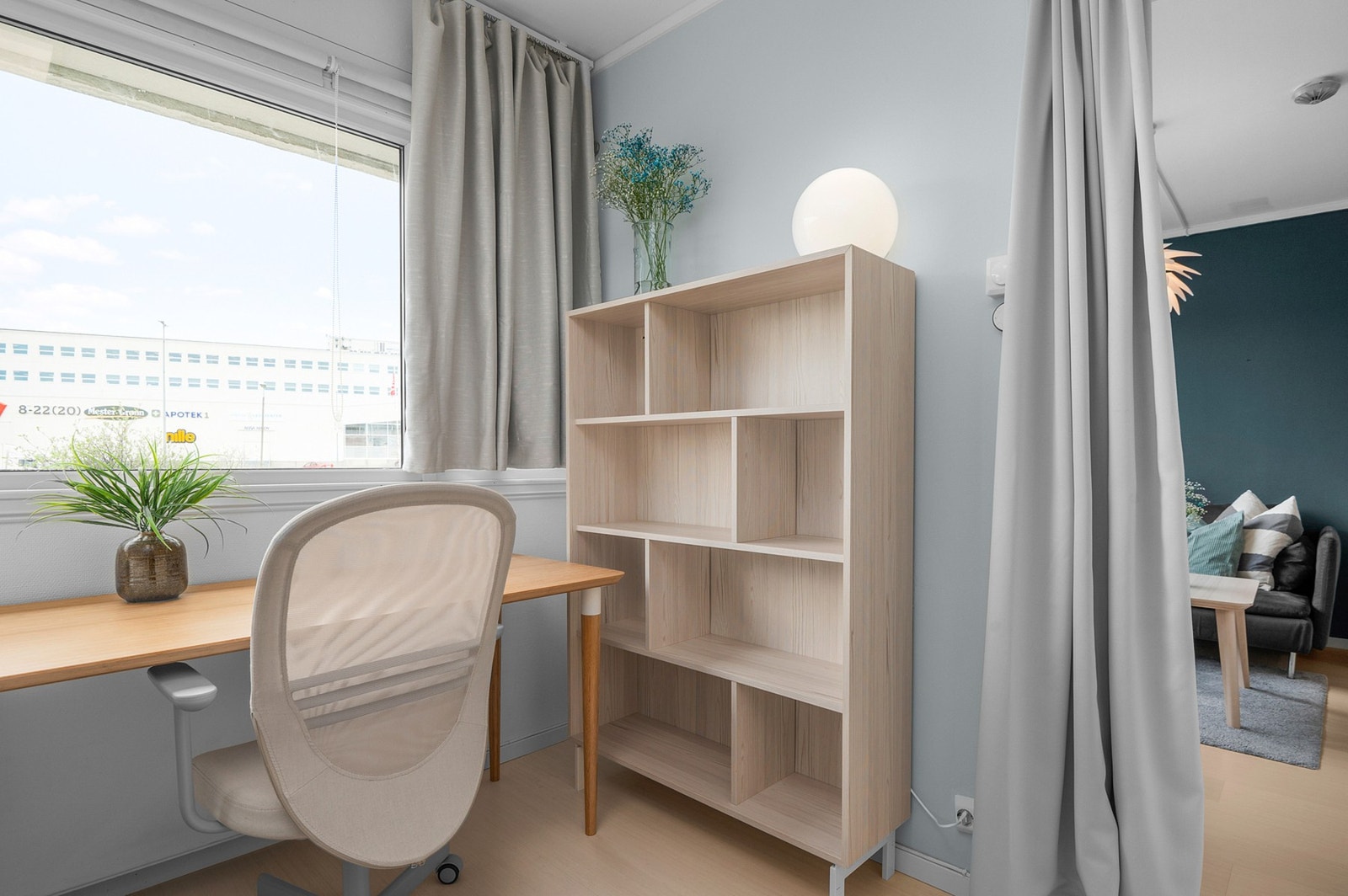 God plass til eget skrivebord. Galleribilde