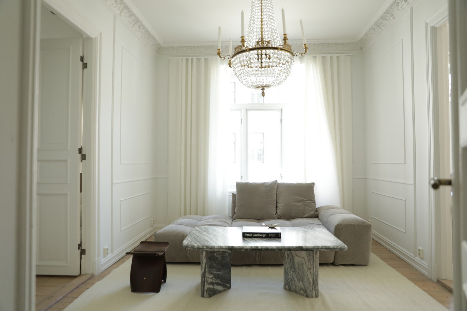 Hele leiligheten er lys og gjennomgående elegant med en god planløsning. Galleribilde