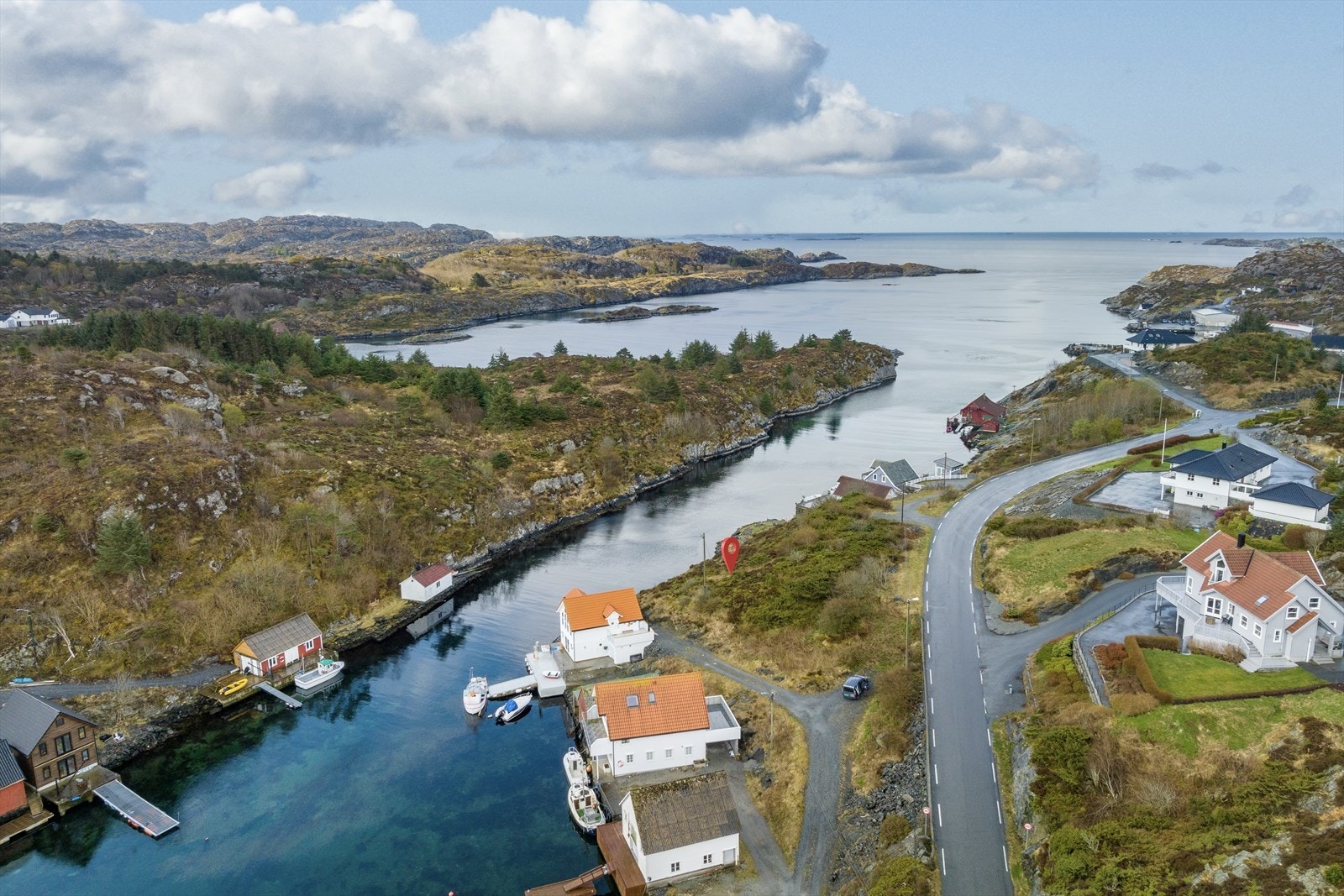 Eidesvika er kjent for å være en lun vik med umiddelbar tilgang på storhavet Galleribilde