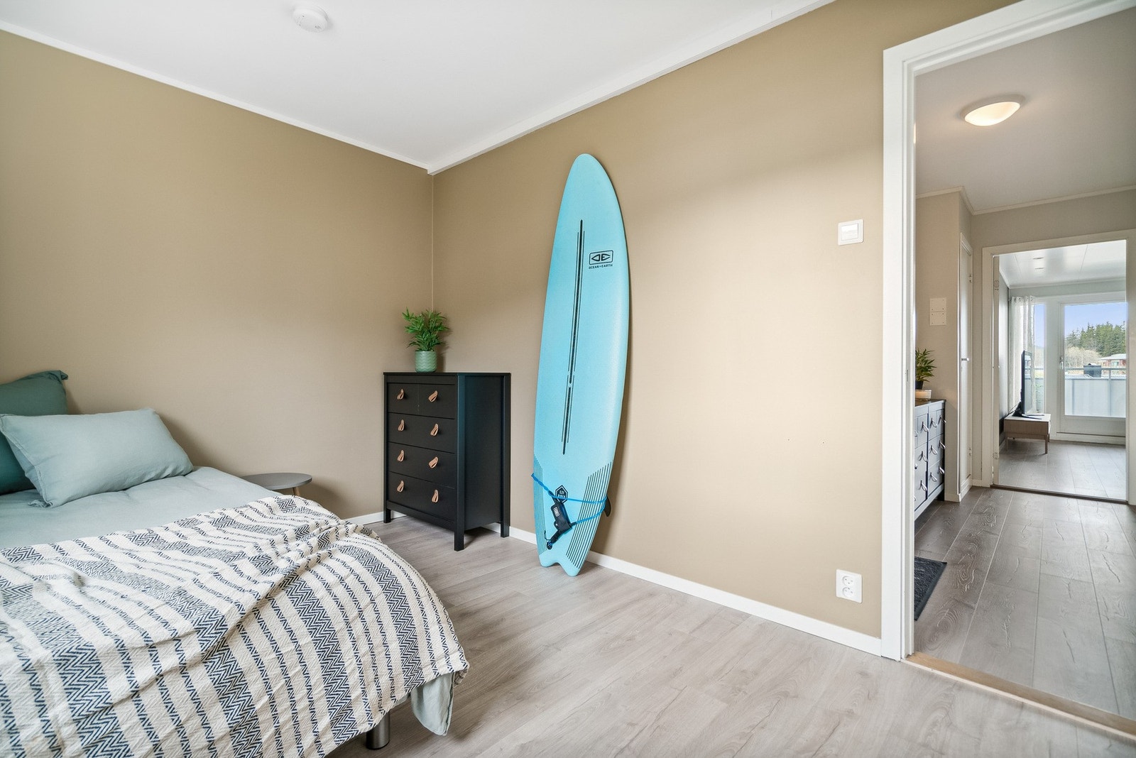 Soverom to finner du i den andre enden av leiligheten Galleribilde