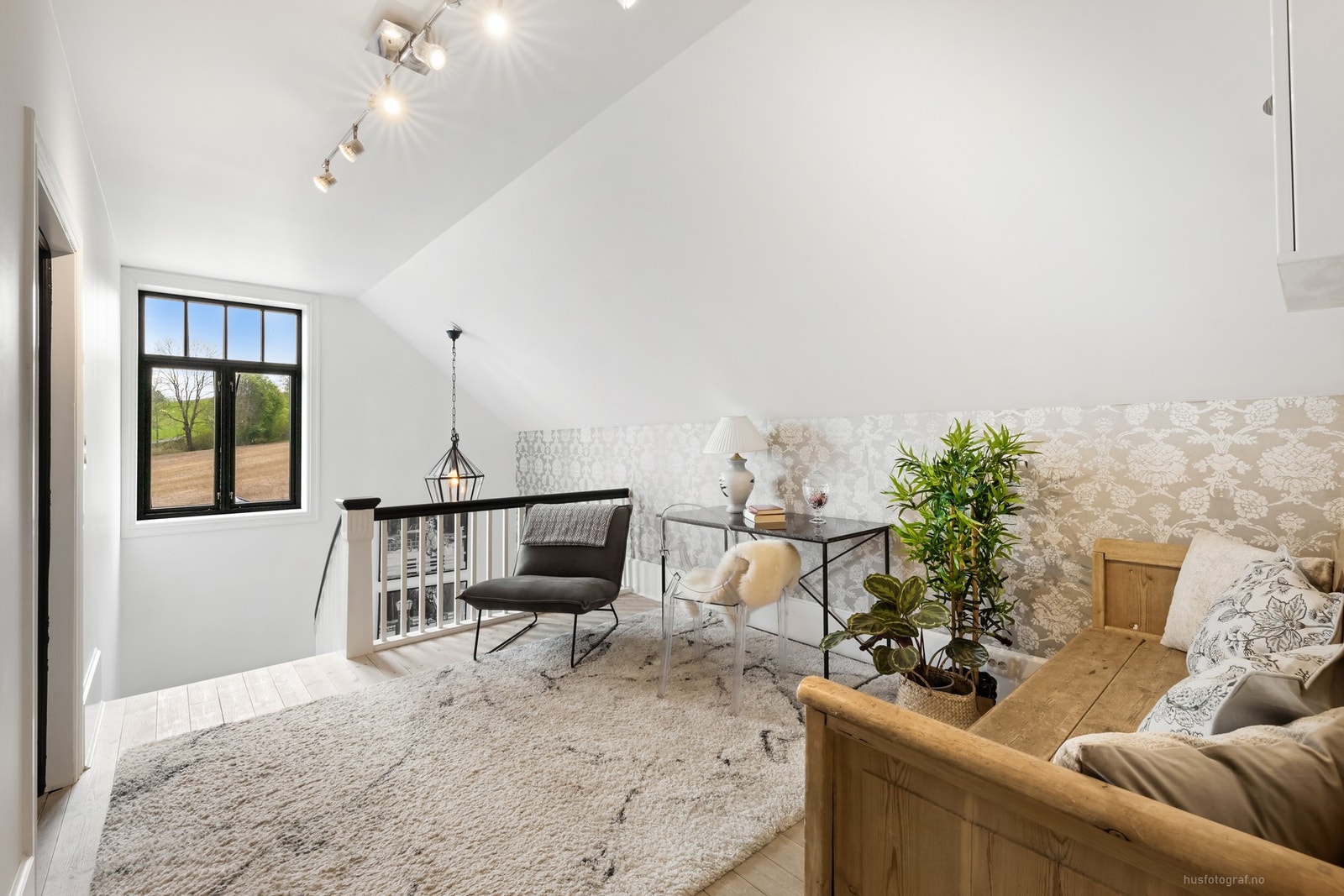 Trappegang/forstue i 2. etg. Galleribilde