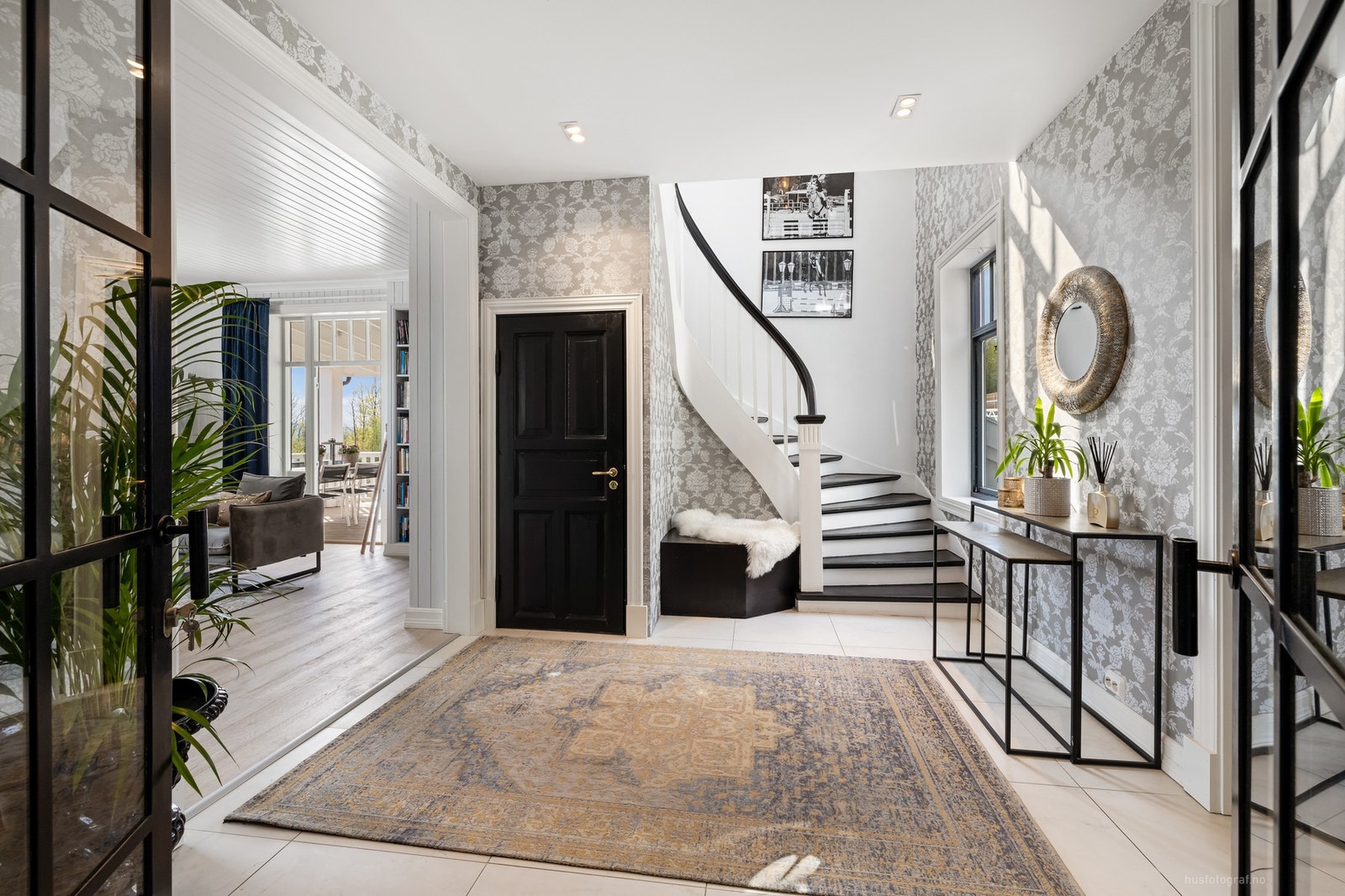 Hall/trappegang/kjellernedgang Galleribilde