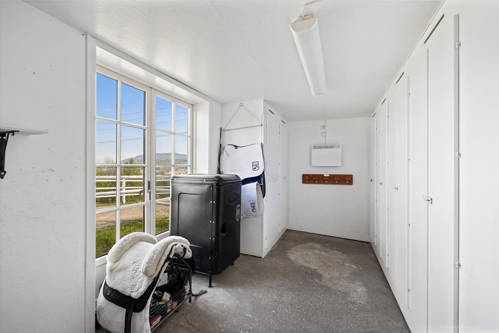 Allrom - stall Galleribilde