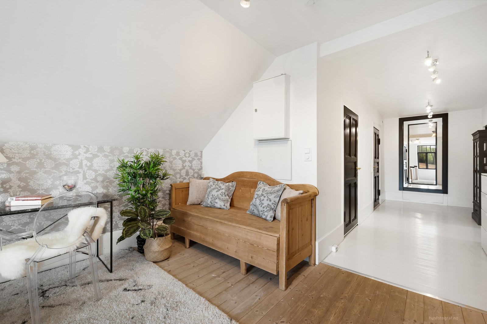 Forstue/soveromsgang i 2. etg. Galleribilde