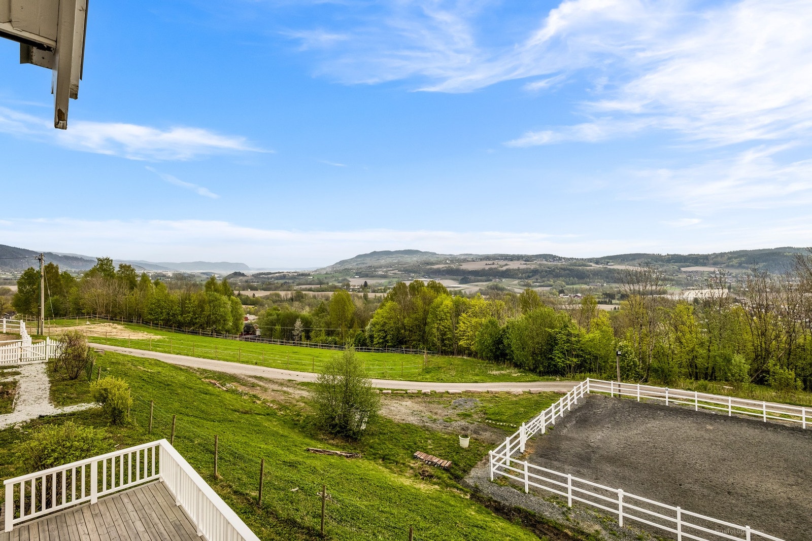 Utsikt fra balkongen i 2. etg. Galleribilde