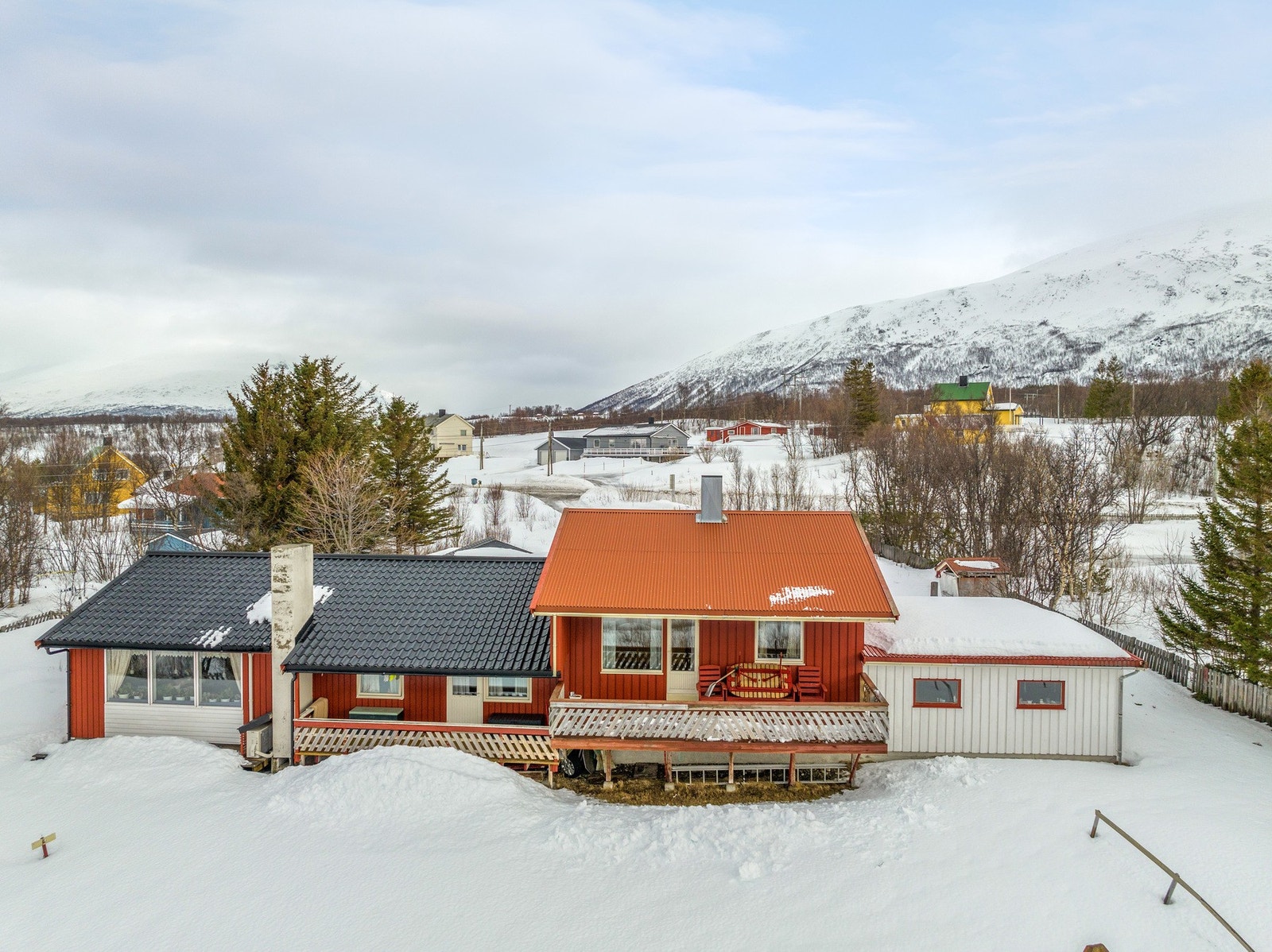 Velkommen til Lyngenfjordveien 932! Galleribilde