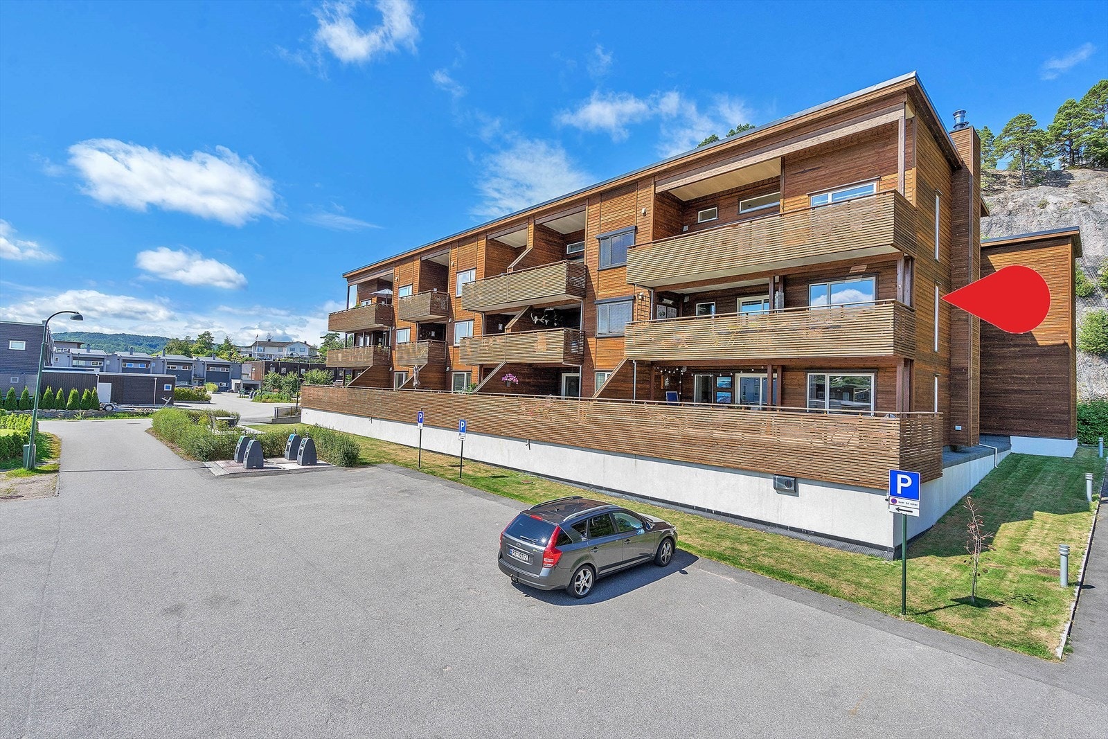 Leiligheten har har god beliggenhet på hjørnet i et moderne bygg fra 2013, i et rolig boligområde på Eidet på Justneshalvøya. Galleribilde