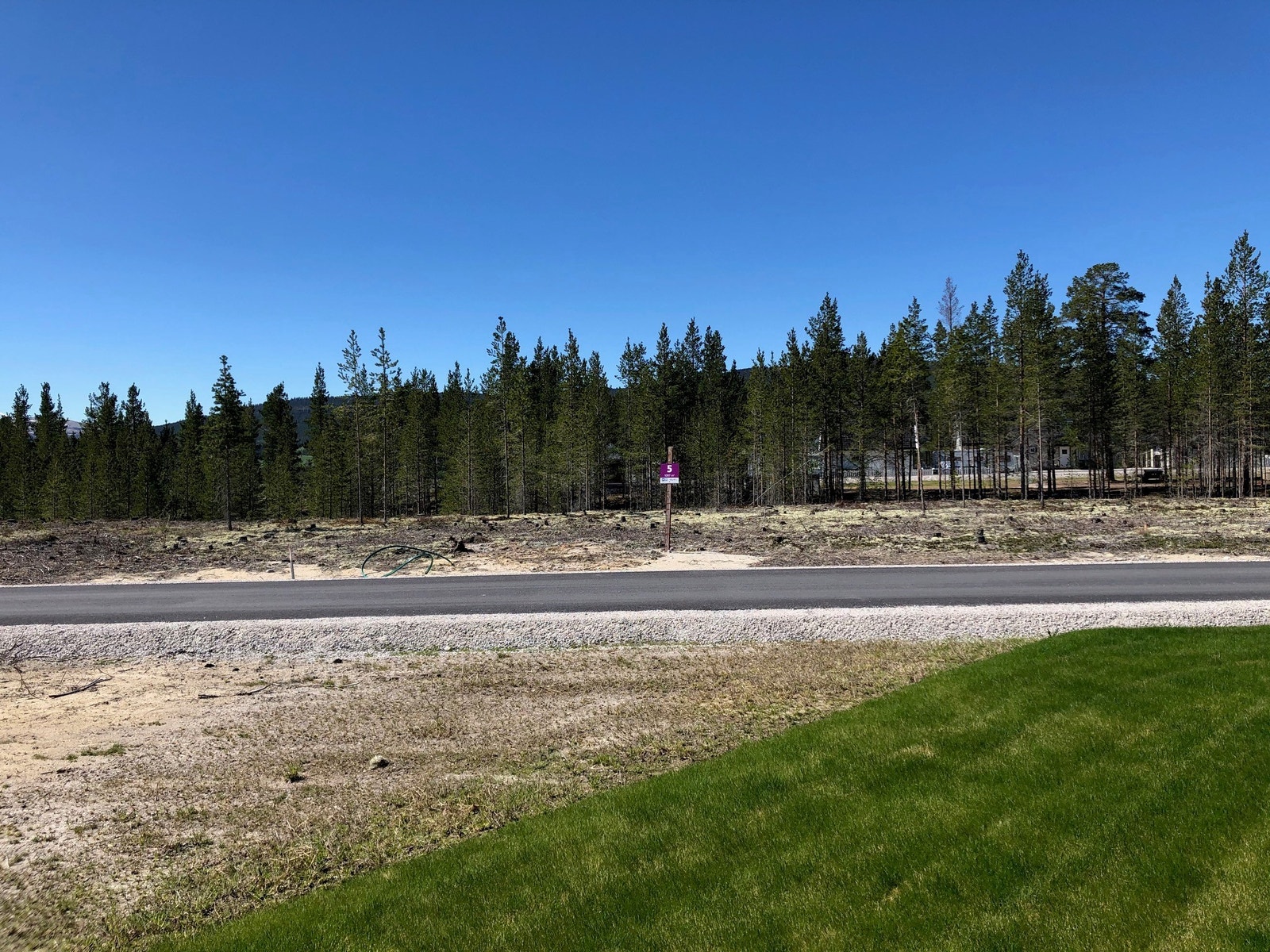 Spurvtrøa byr på flate tomter og god byggegrunn Galleribilde