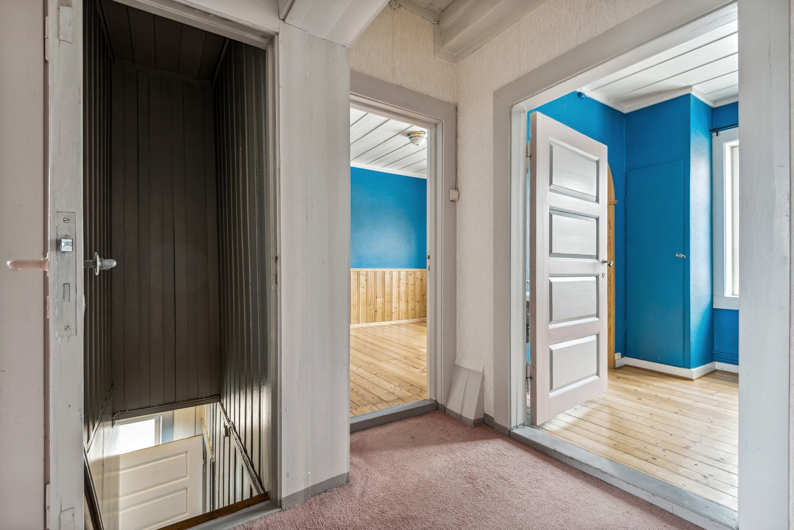 Inn til rommen Galleribilde