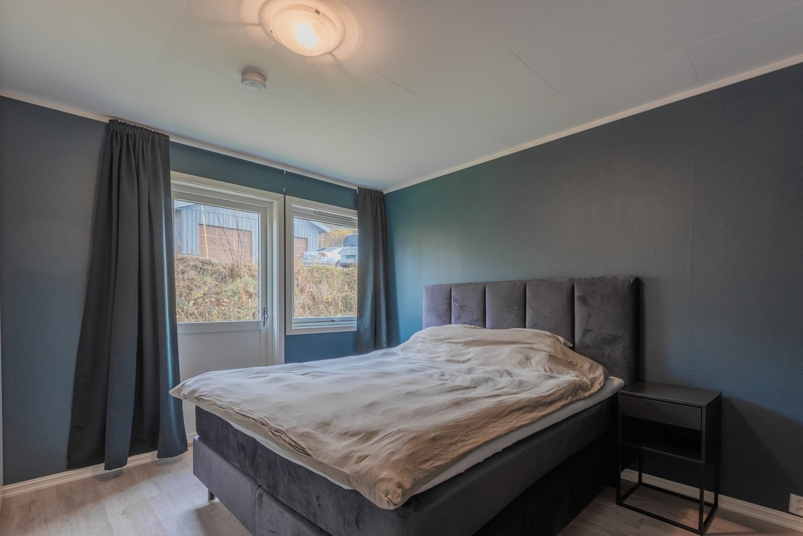 Soverom med egen verandadør. Galleribilde