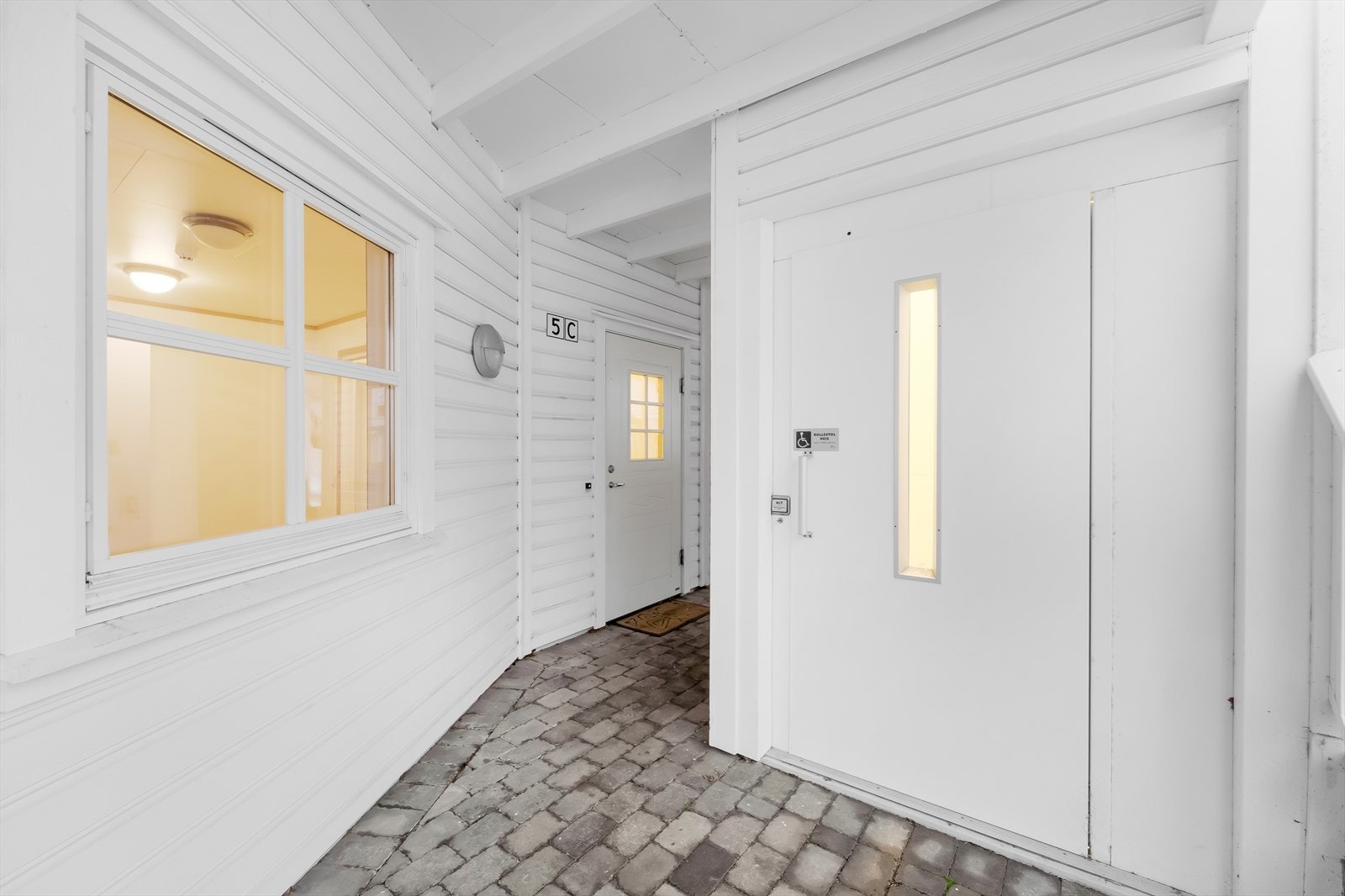 Inngangsparti (felles heis ned til kjelleren) Galleribilde