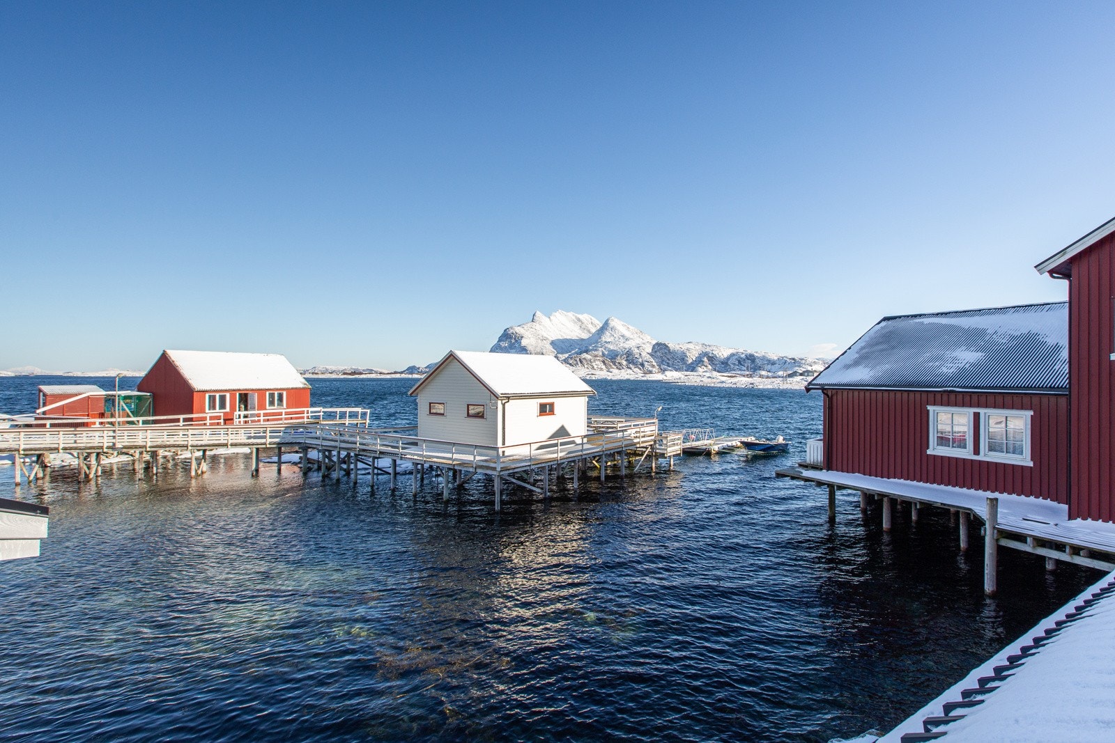 Utsikten fra hytta mot Dønnamannen Galleribilde