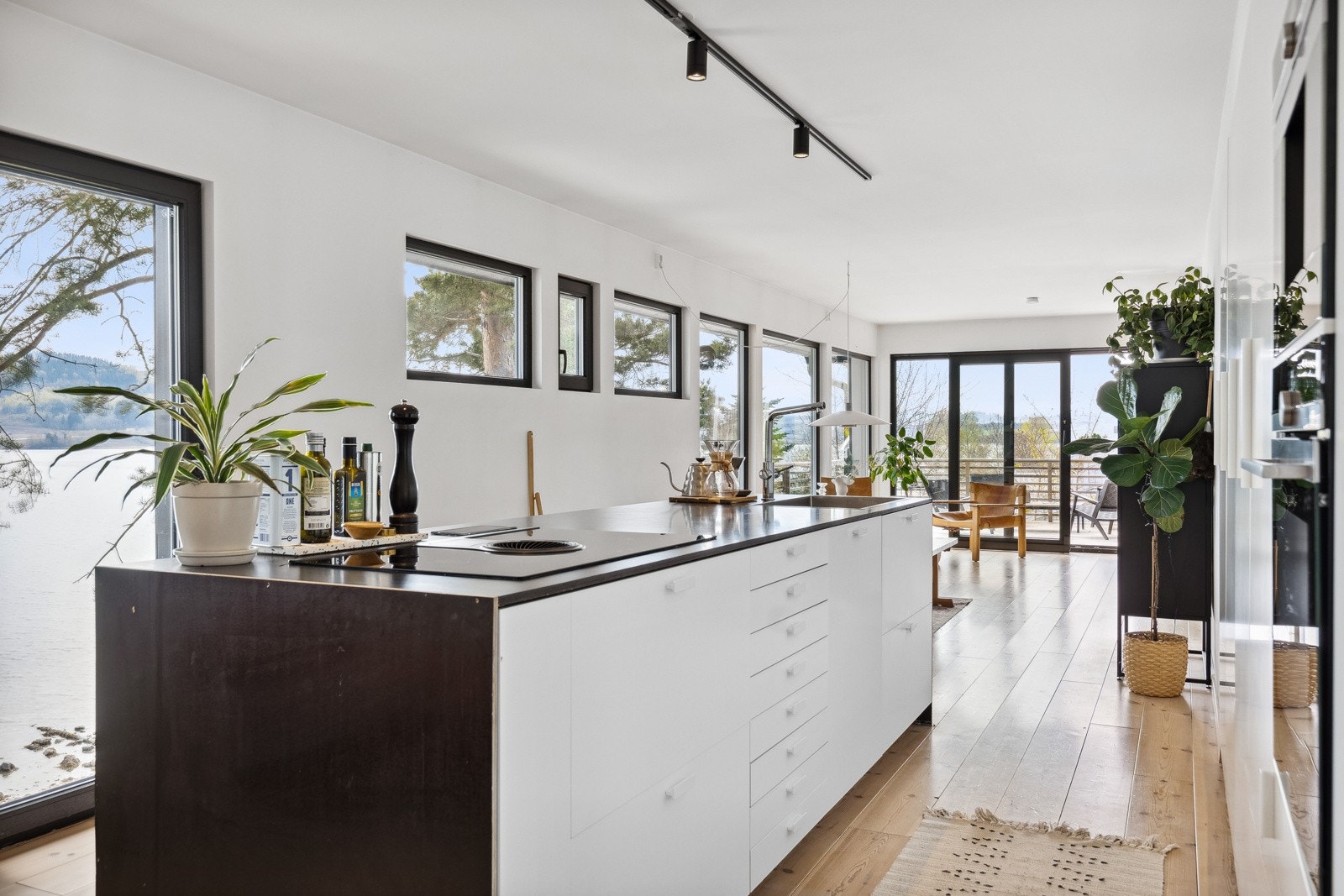 Kjøkkenet er jo prikken over i-en i boligen. Tidløst design! Galleribilde
