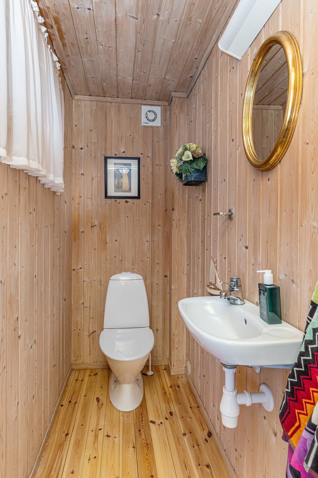 Hytta har et separat wc-rom med utvendig adkomst. Galleribilde