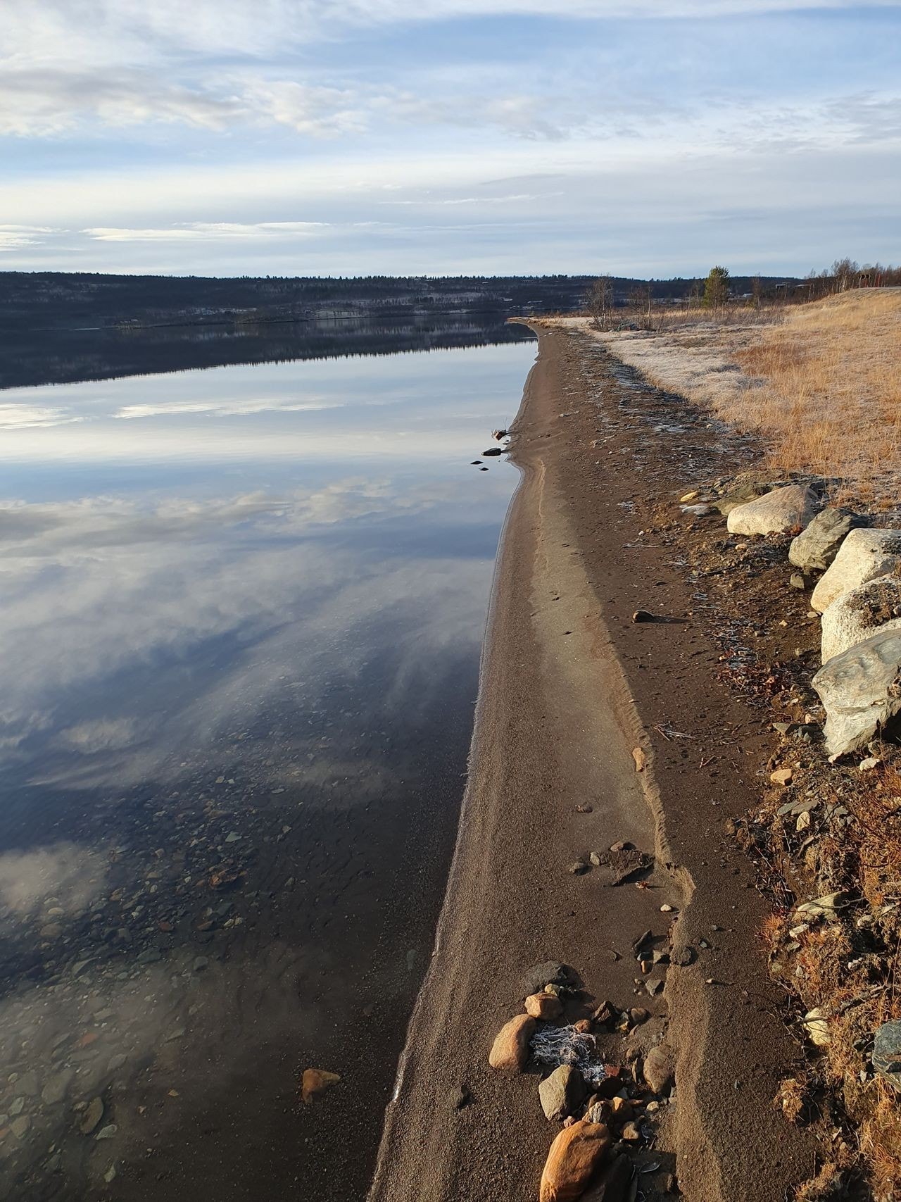 Ei strand ved Djupsjøen. Galleribilde