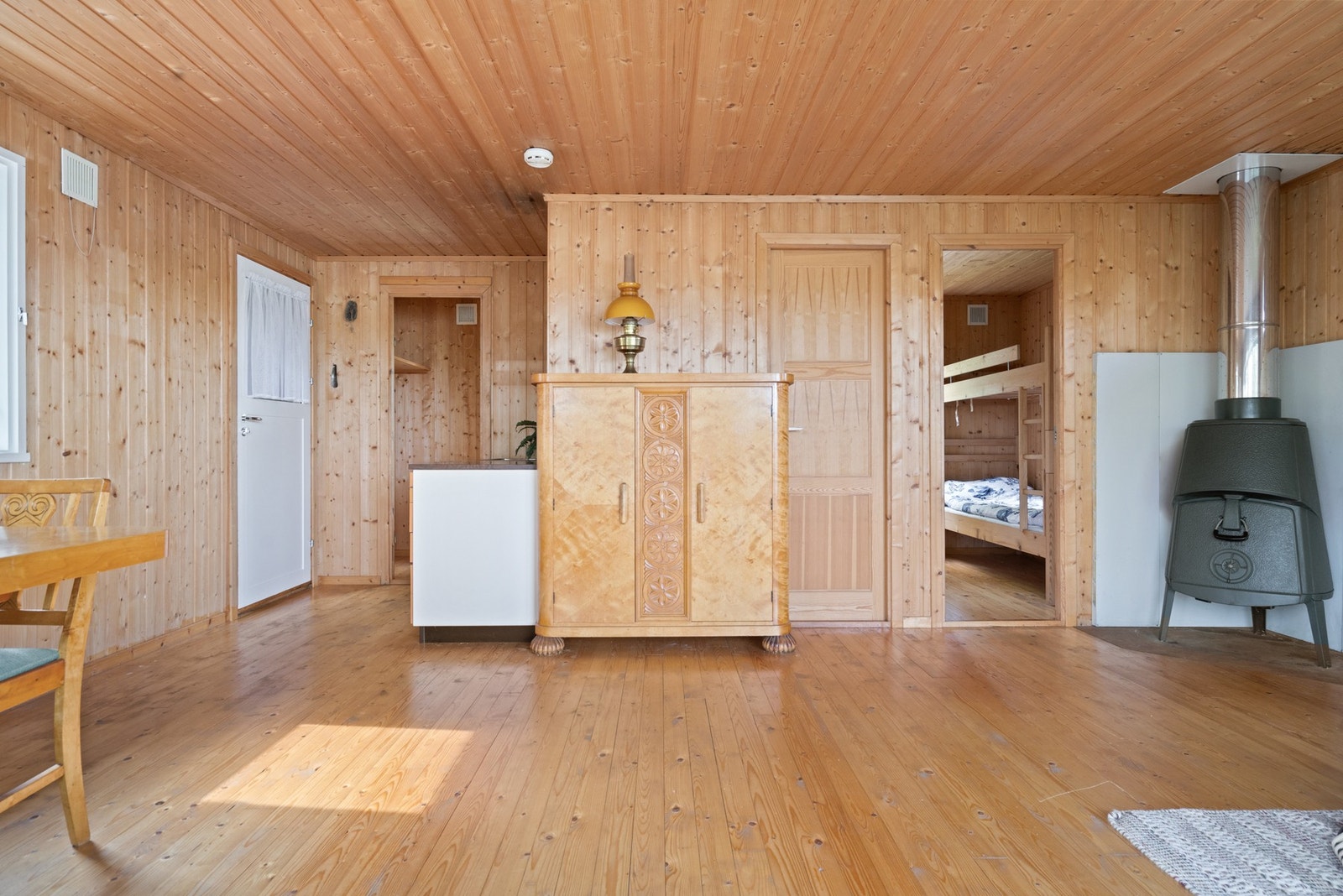 Veggene har trepanel Galleribilde