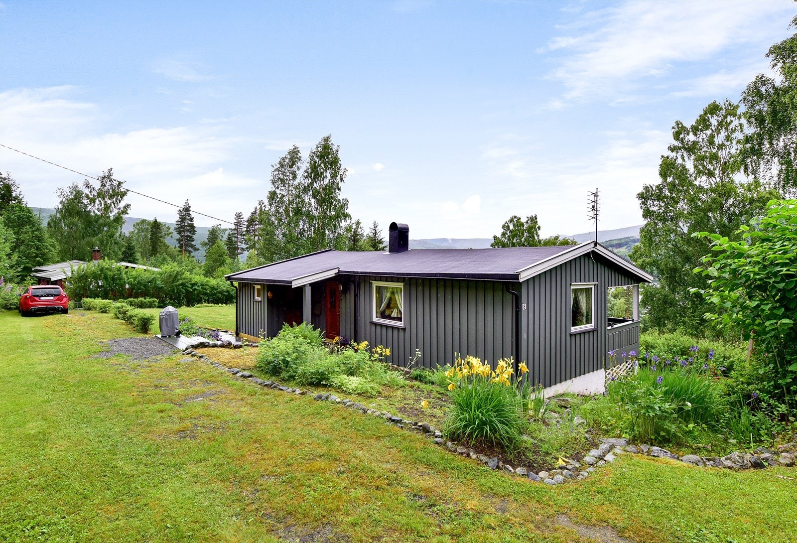 Bråtån 8 er en lekker fritidseiendom beliggende i naturskjønne omgivelser Galleribilde