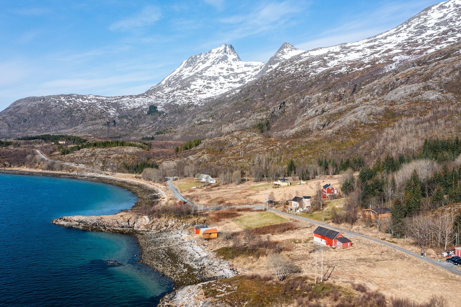 Med hytta som utgangspunkt er mulighetene til fiske og turopplevelser mange Galleribilde