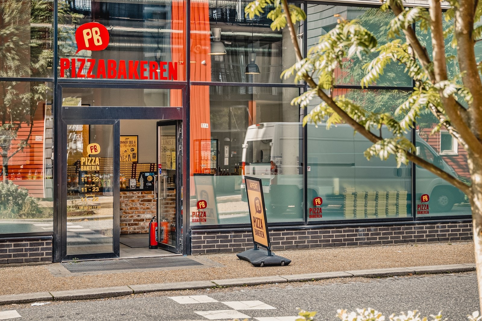 Pizzabakeren ligger like ved boligen og er god å ha om dagene er travel, eller kvelden dagen i forkant ble litt for lang. Galleribilde
