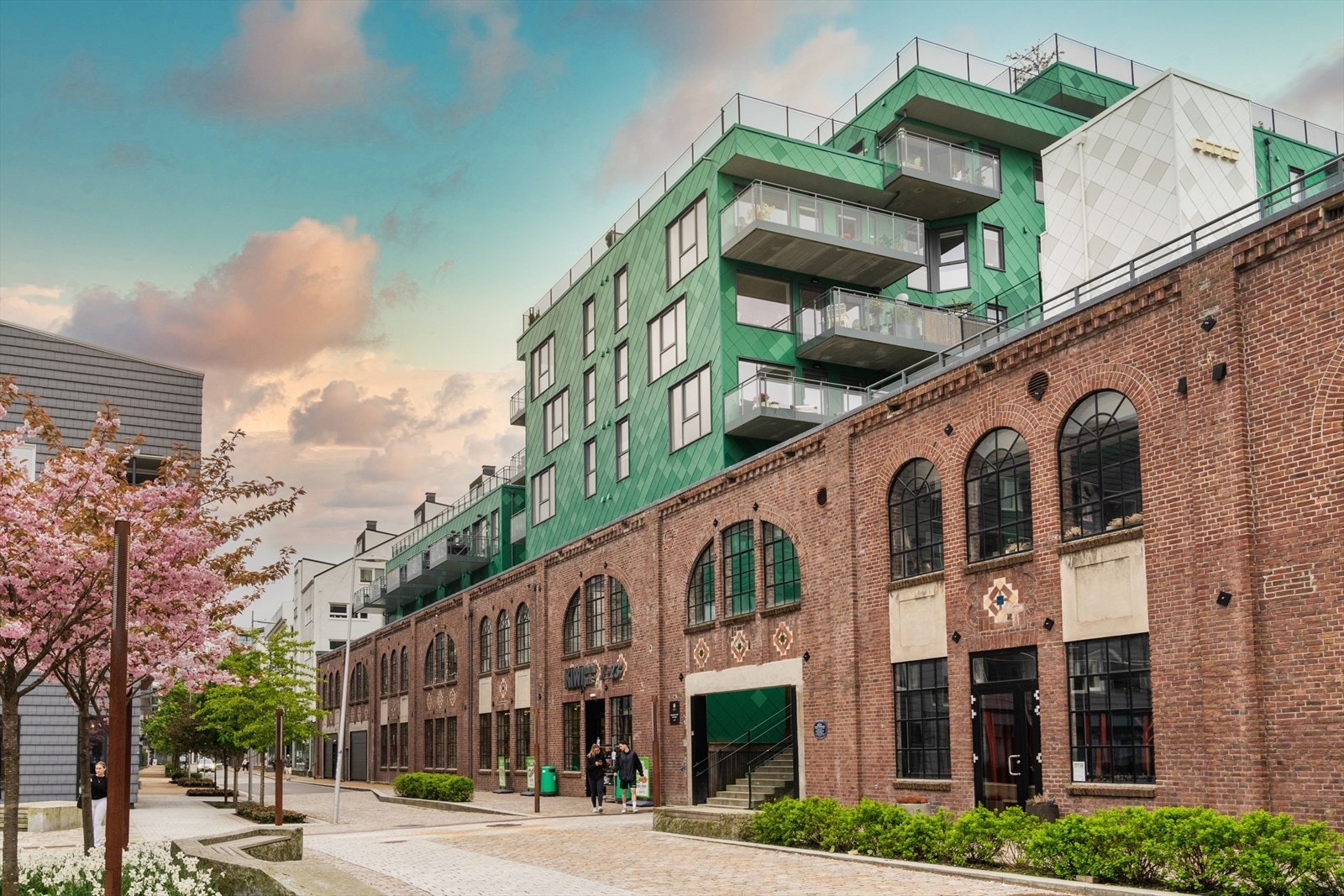 Nærmeste dagligvarebutikk KIWI finner du like utenfor. Galleribilde