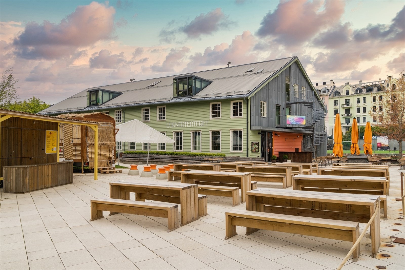 Cornerteateret ligger en kort spasertur fra boligen. Galleribilde